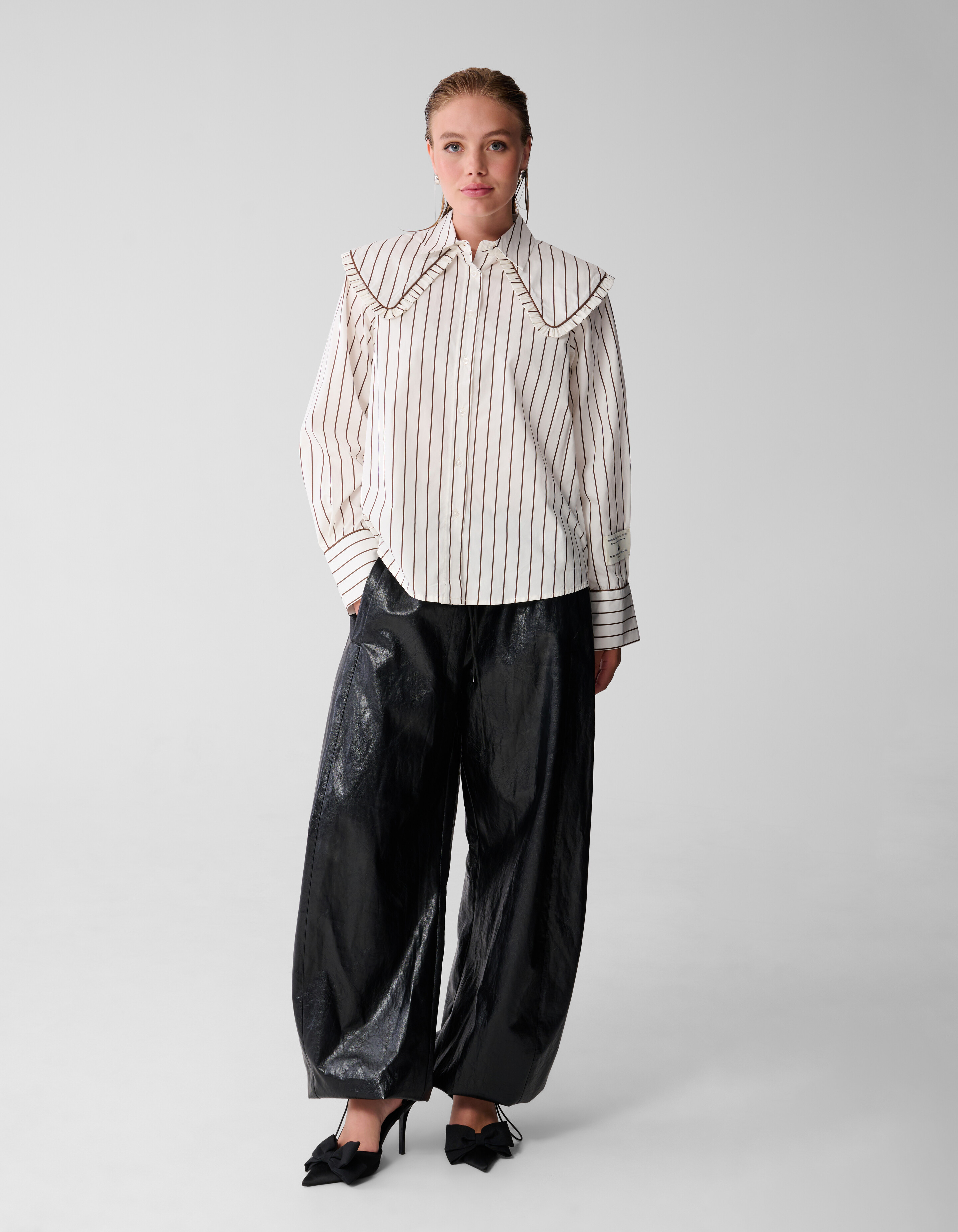 Bluse mit großem Kragen und Streifen in Braun SHOEBY WOMEN
