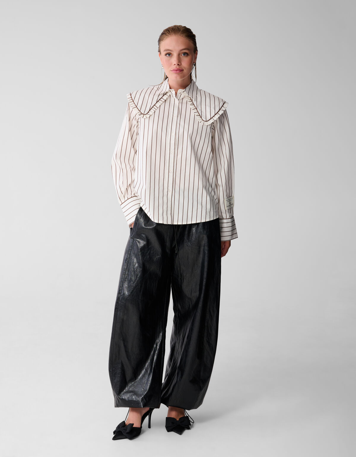 Bluse mit großem Kragen und Streifen in Braun SHOEBY WOMEN