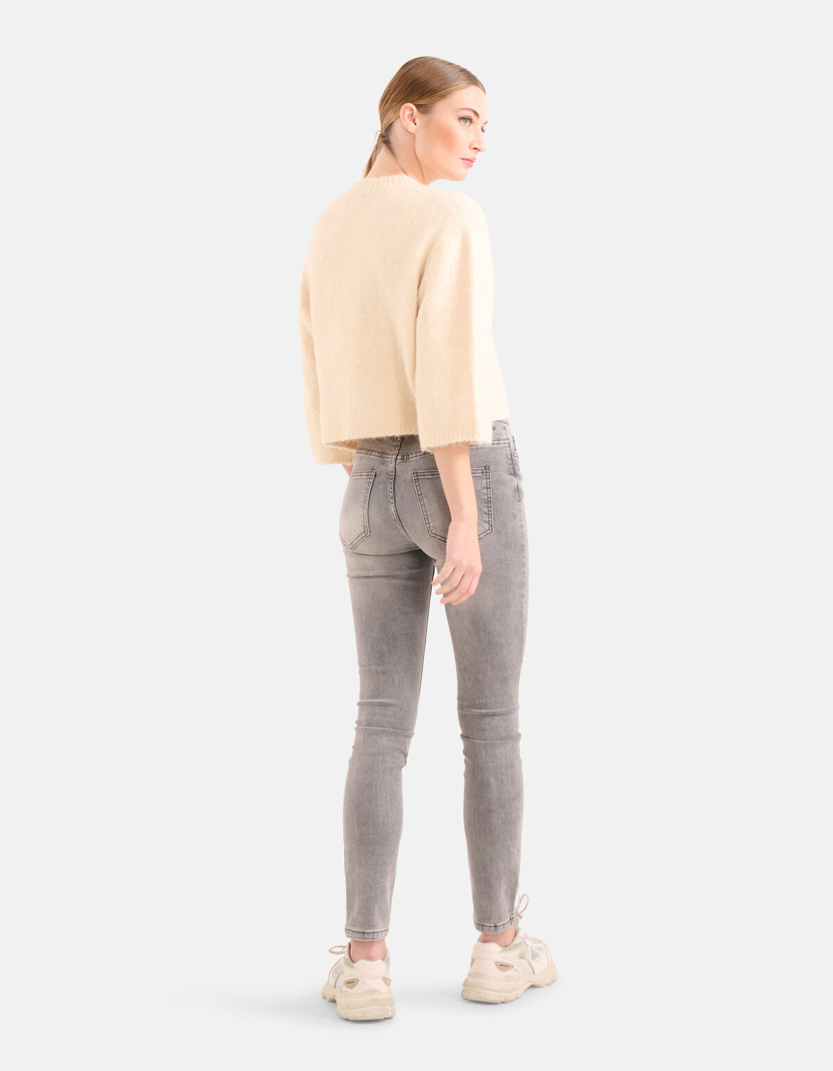 Kurzer Pullover Creme SHOEBY WOMEN