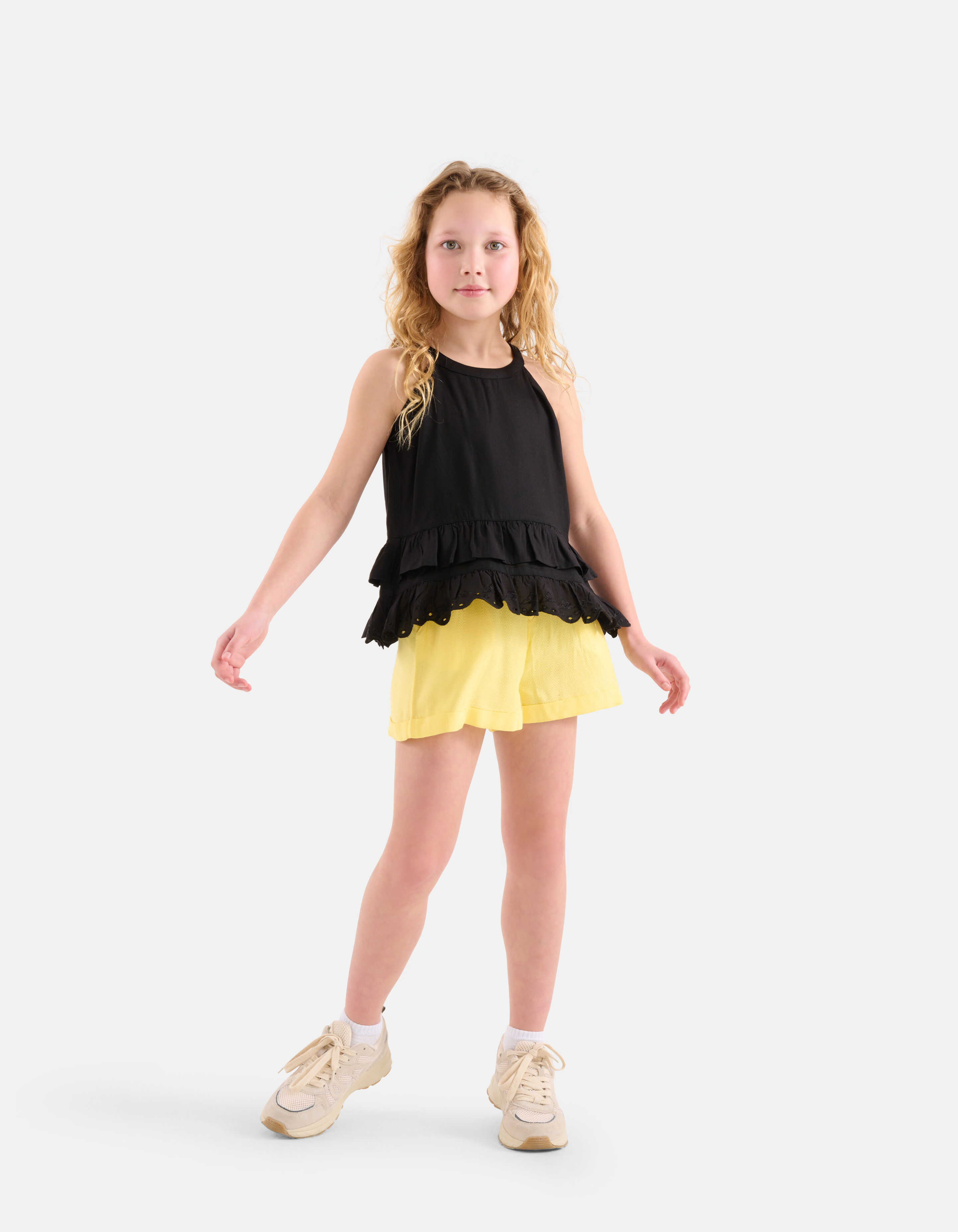 Besticktes Neckholder-Top Schwarz SHOEBY GIRLS