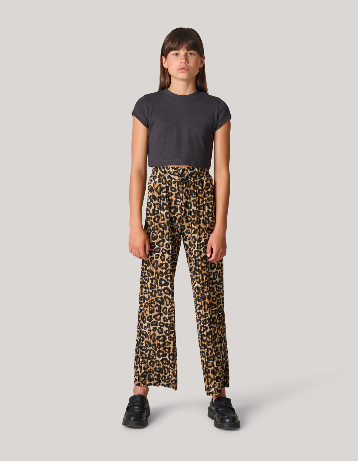 Geripptes Crop Top Dunkelgrau SHOEBY GIRLS