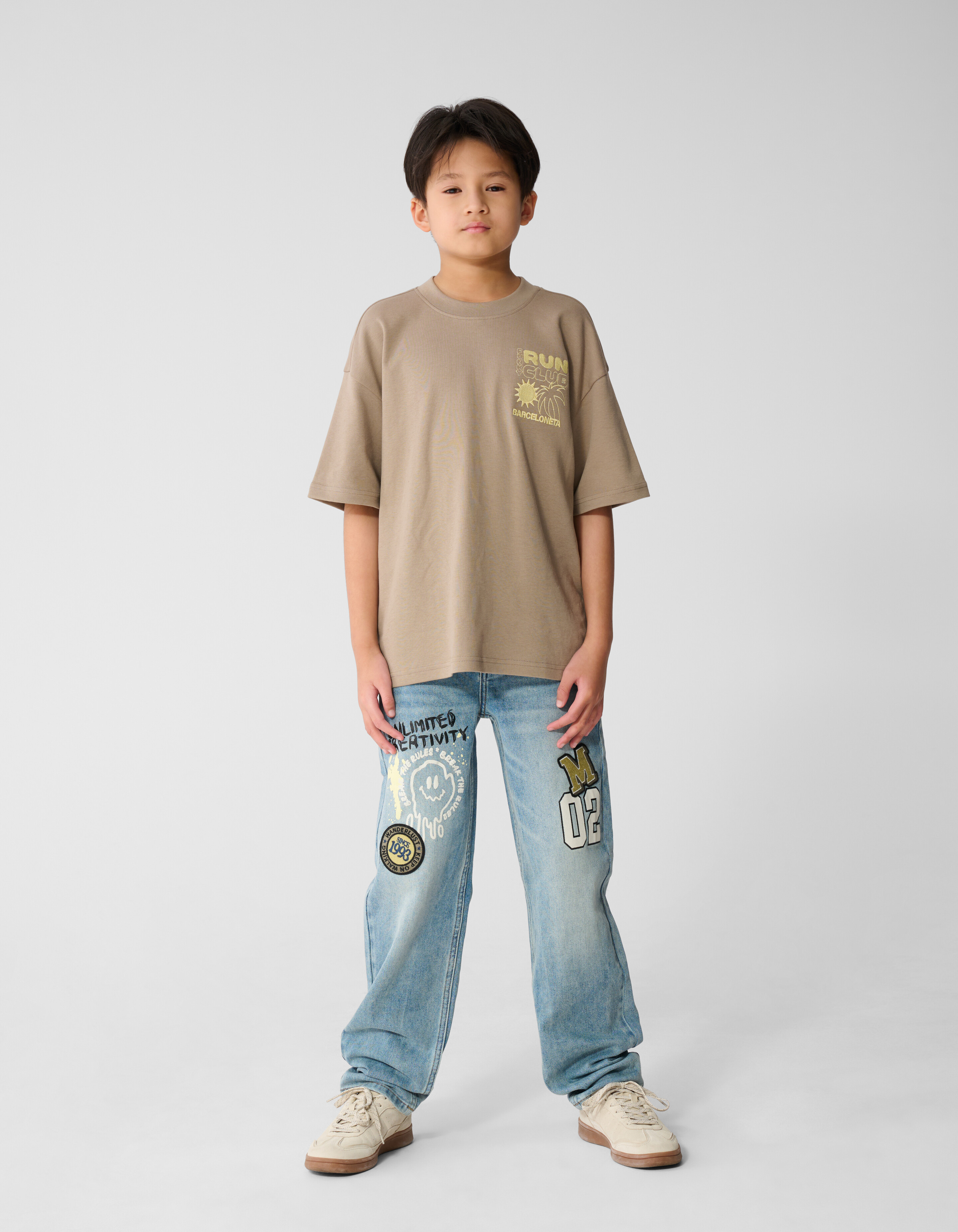 Run Club Artwork T-Shirt Taupe SHOEBY BOYS