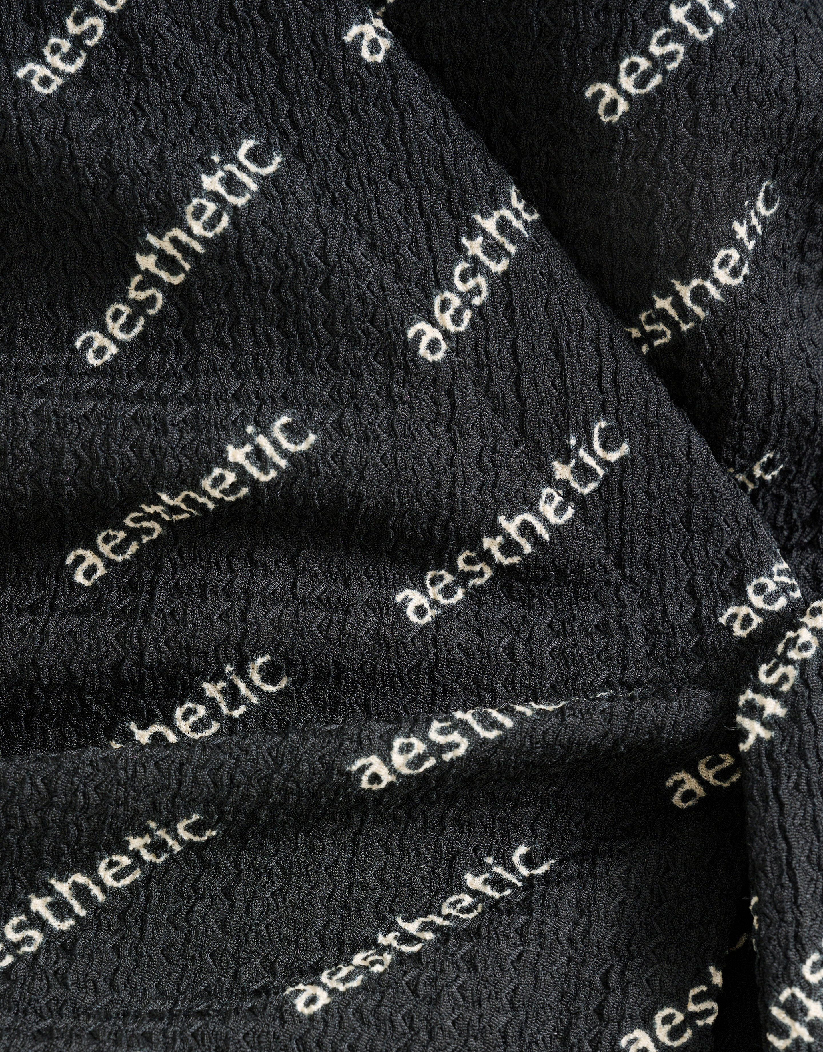 Crinkle Artwork Wrap Top Schwarz SHOEBY WOMEN