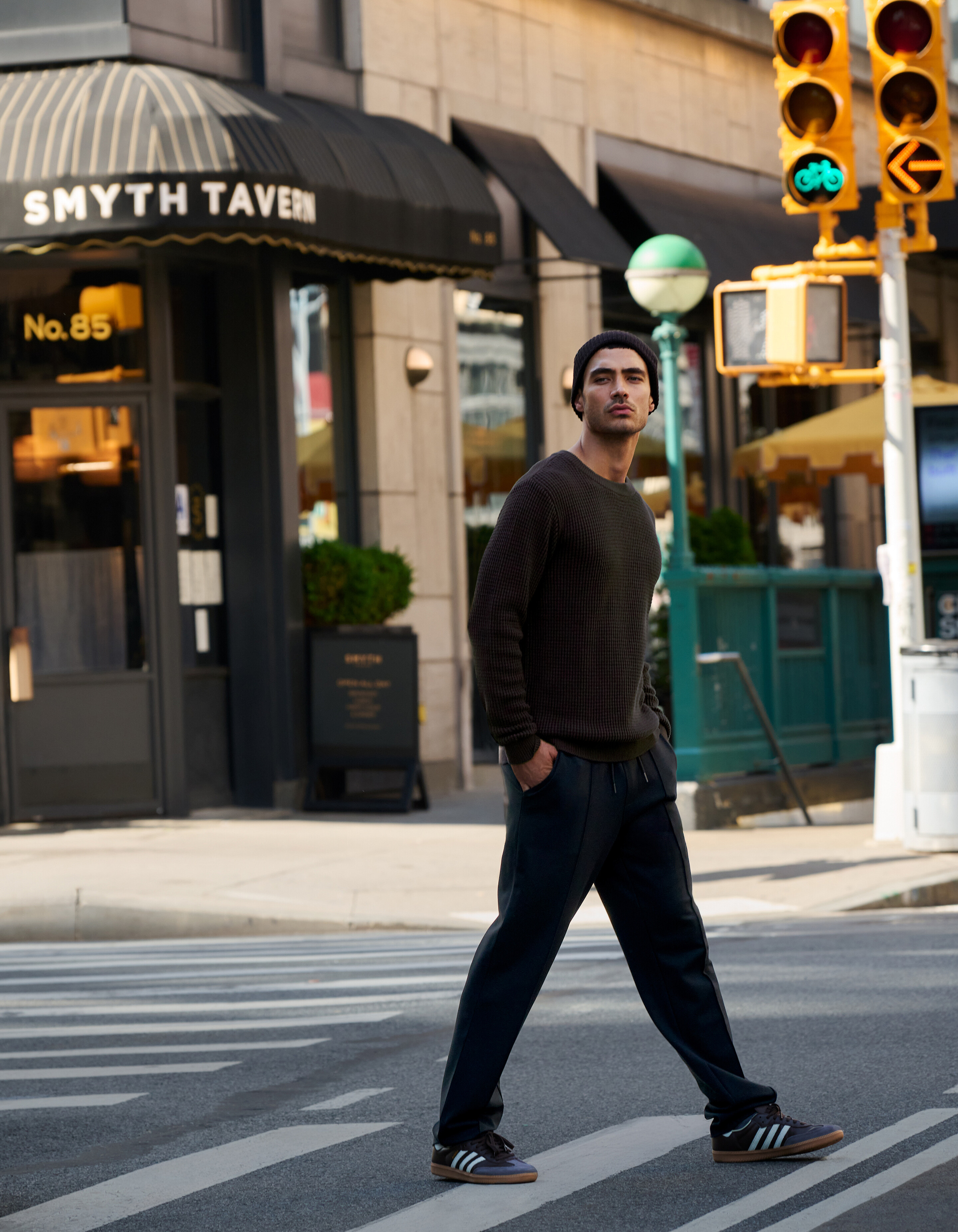 Reguläre Passform Hose Schwarz SHOEBY MEN