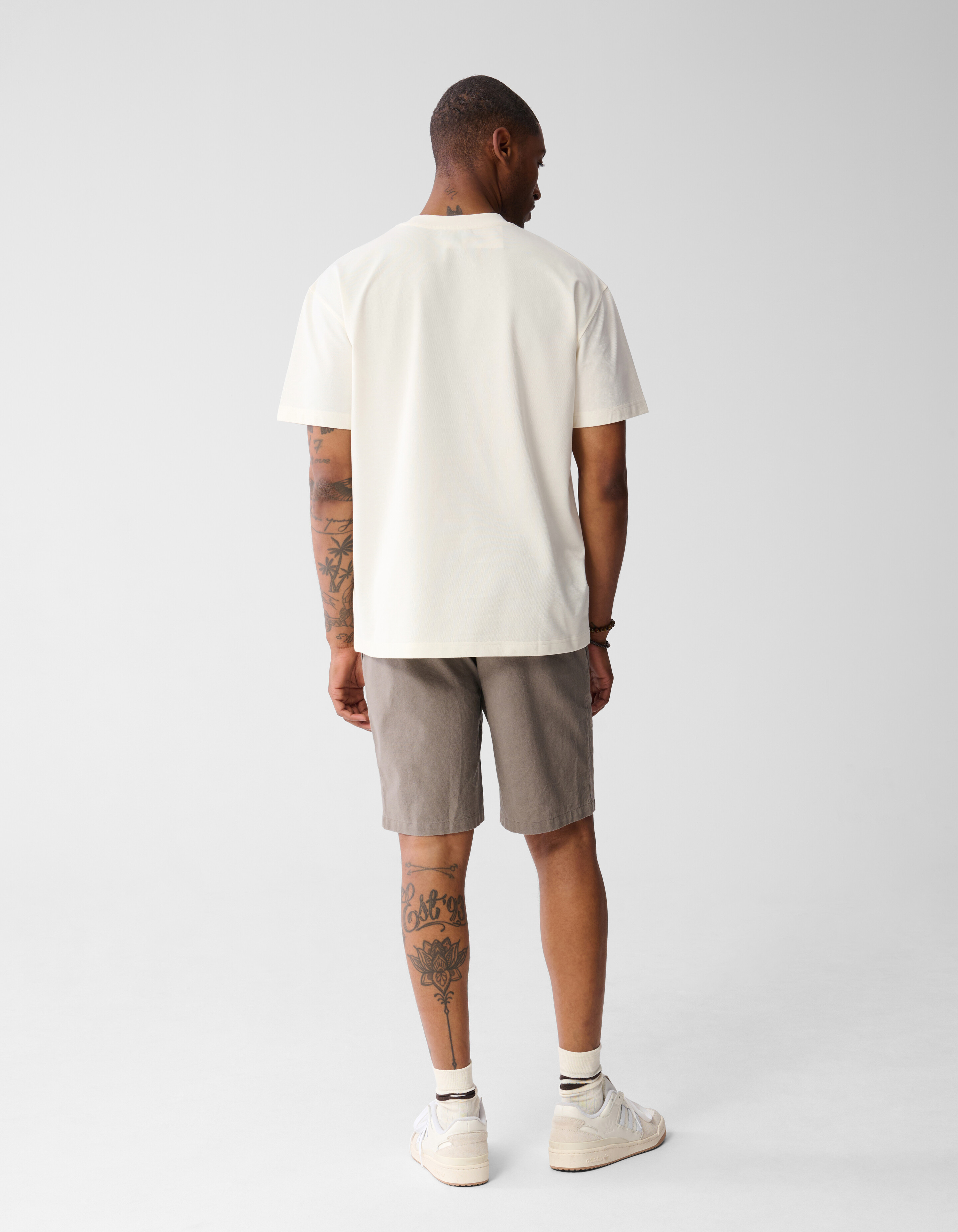Genähtes Kunstwerk T-shirt Gebroken Wit SHOEBY MEN