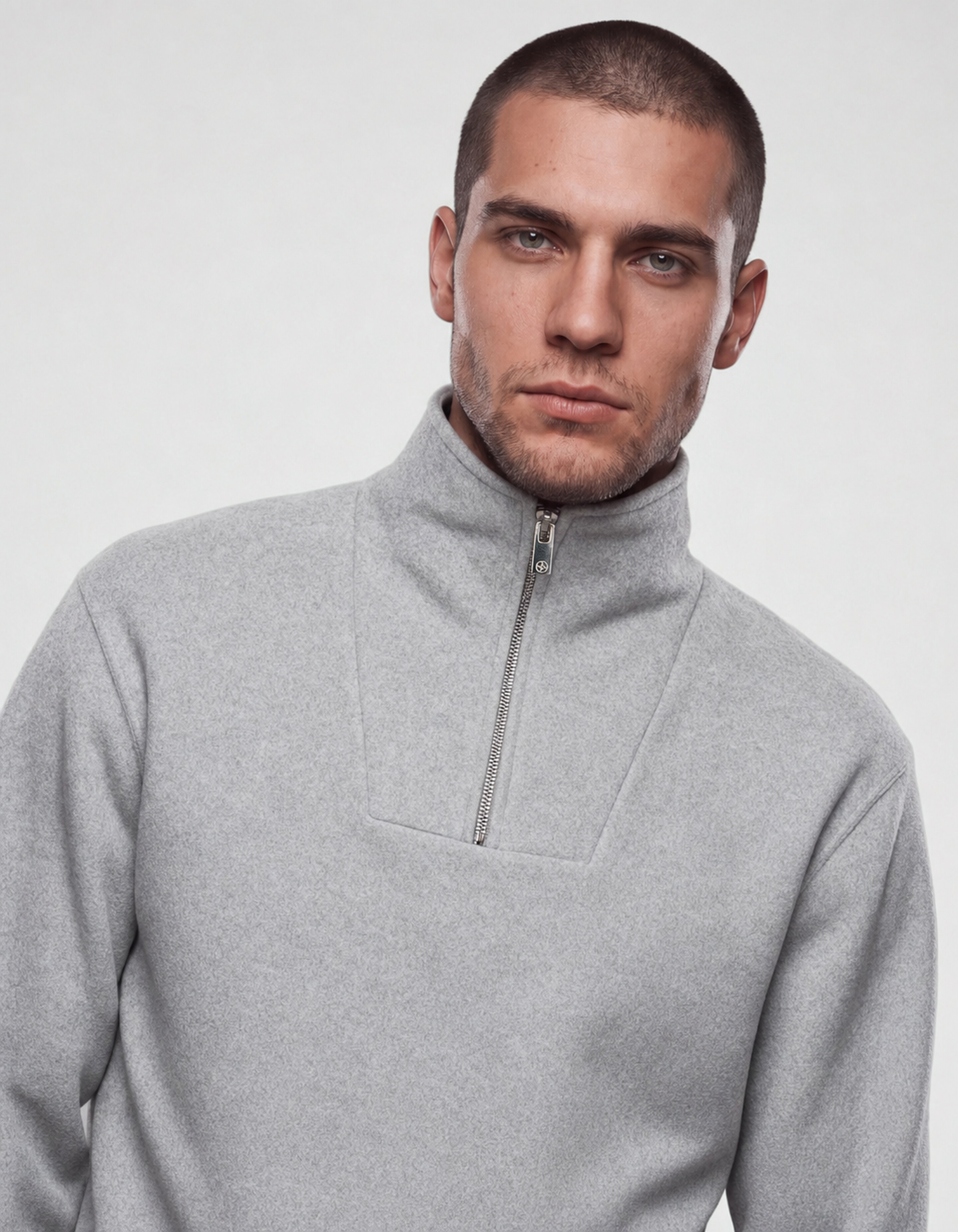 Zip High Neck Pullover Hellgrau SHOEBY MEN
