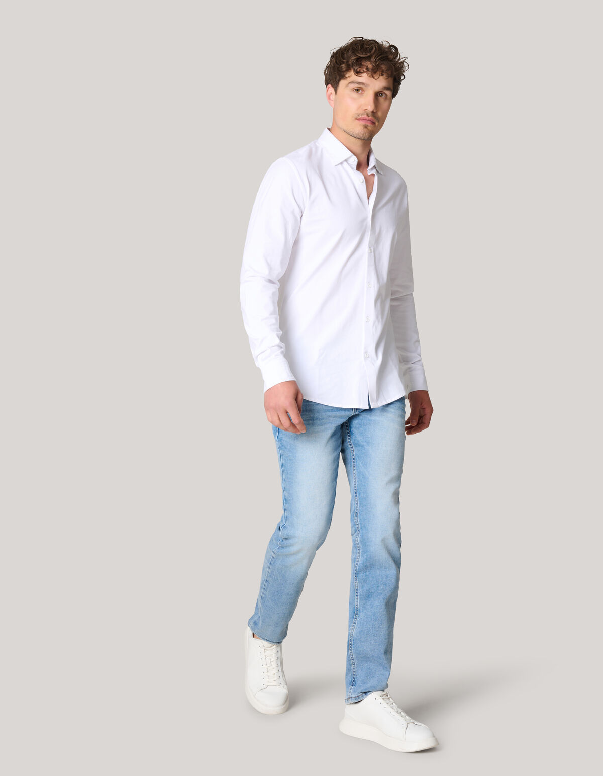 Straight Fit Light Jeans Gebleicht L32 SHOEBY MEN