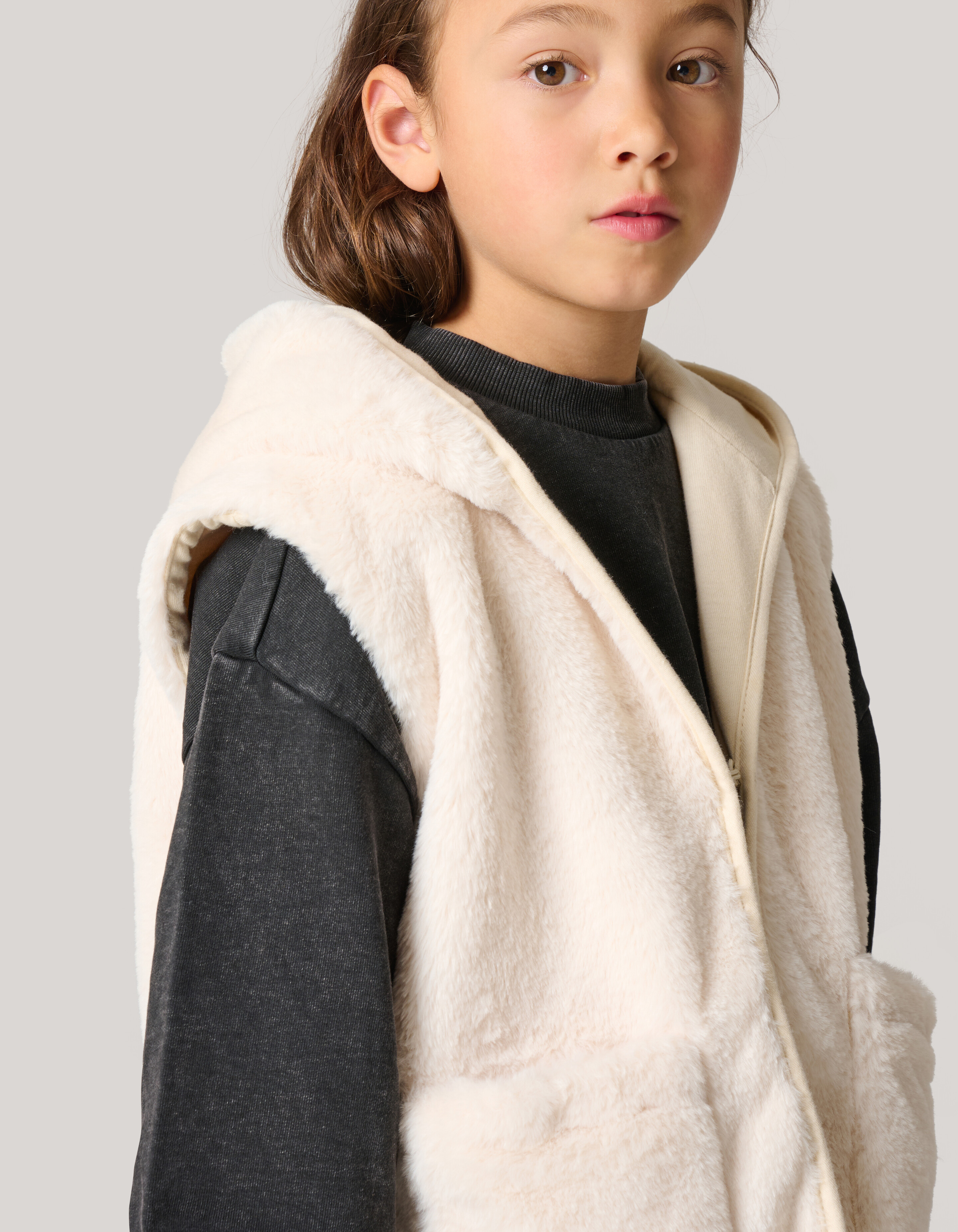 Strickjacke in Pelzoptik SHOEBY GIRLS