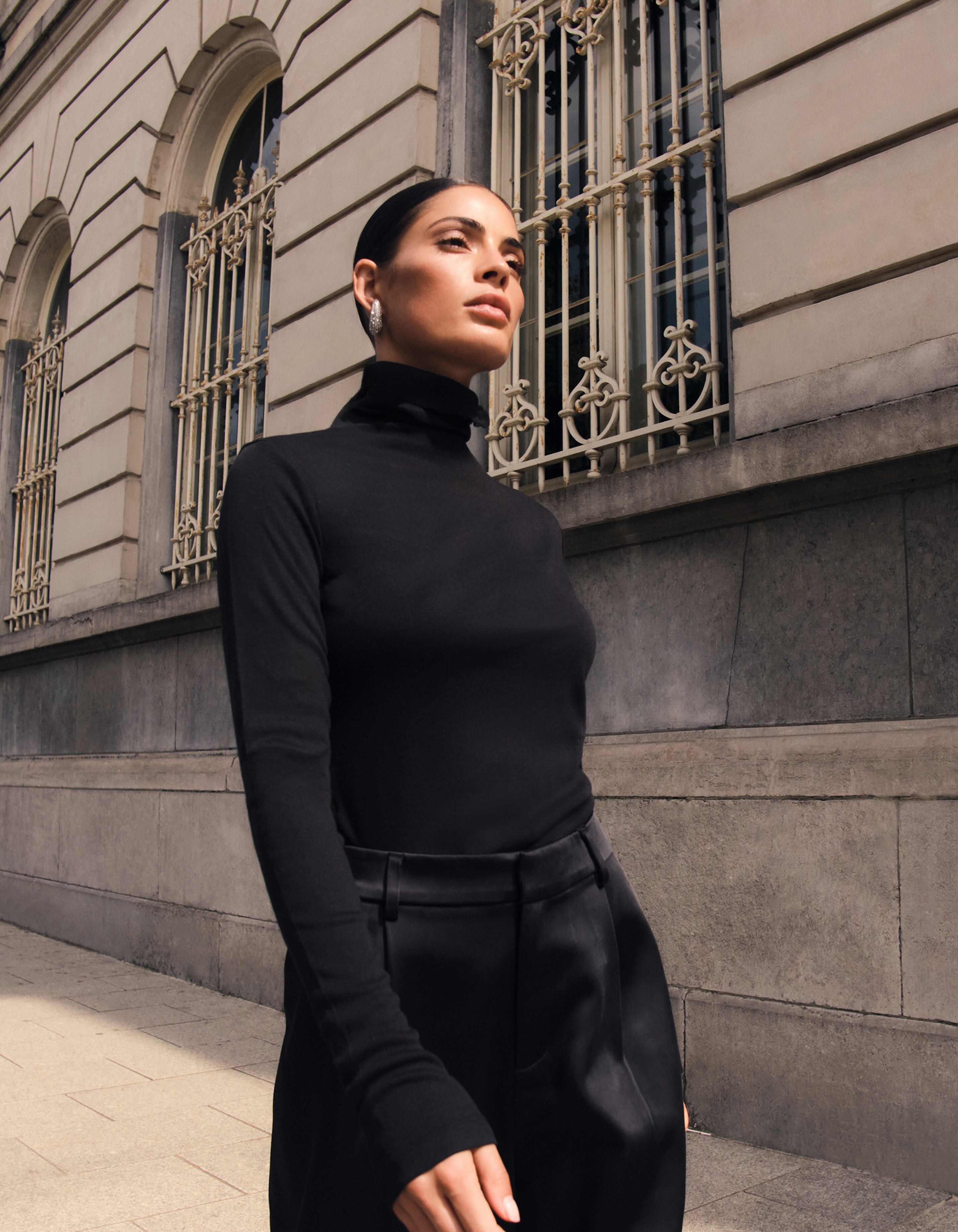 Col Neck Longsleeve Schwarz SHOEBY WOMEN