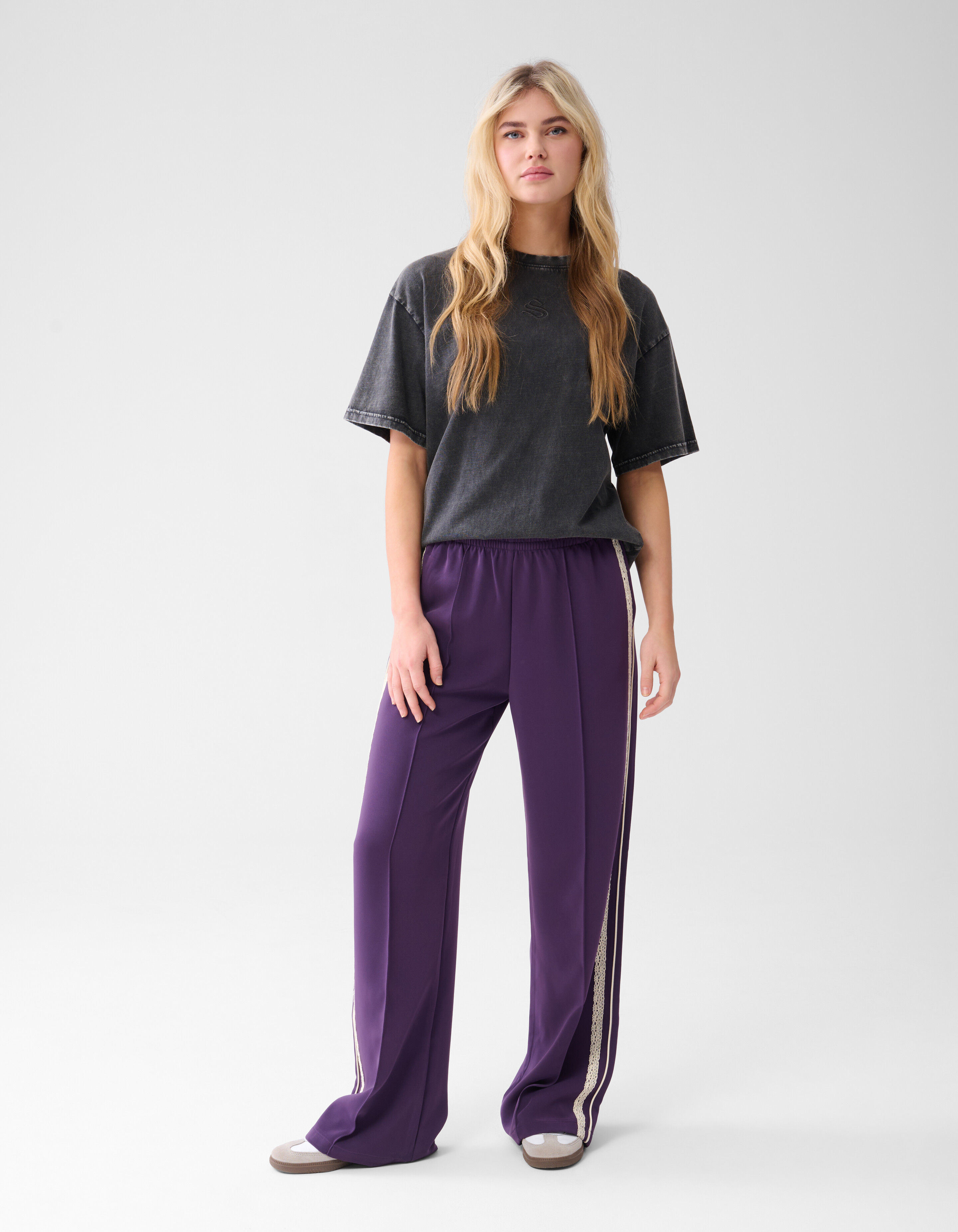 Sportliche Hose mit weitem Bein Dunkelviolett SHOEBY WOMEN