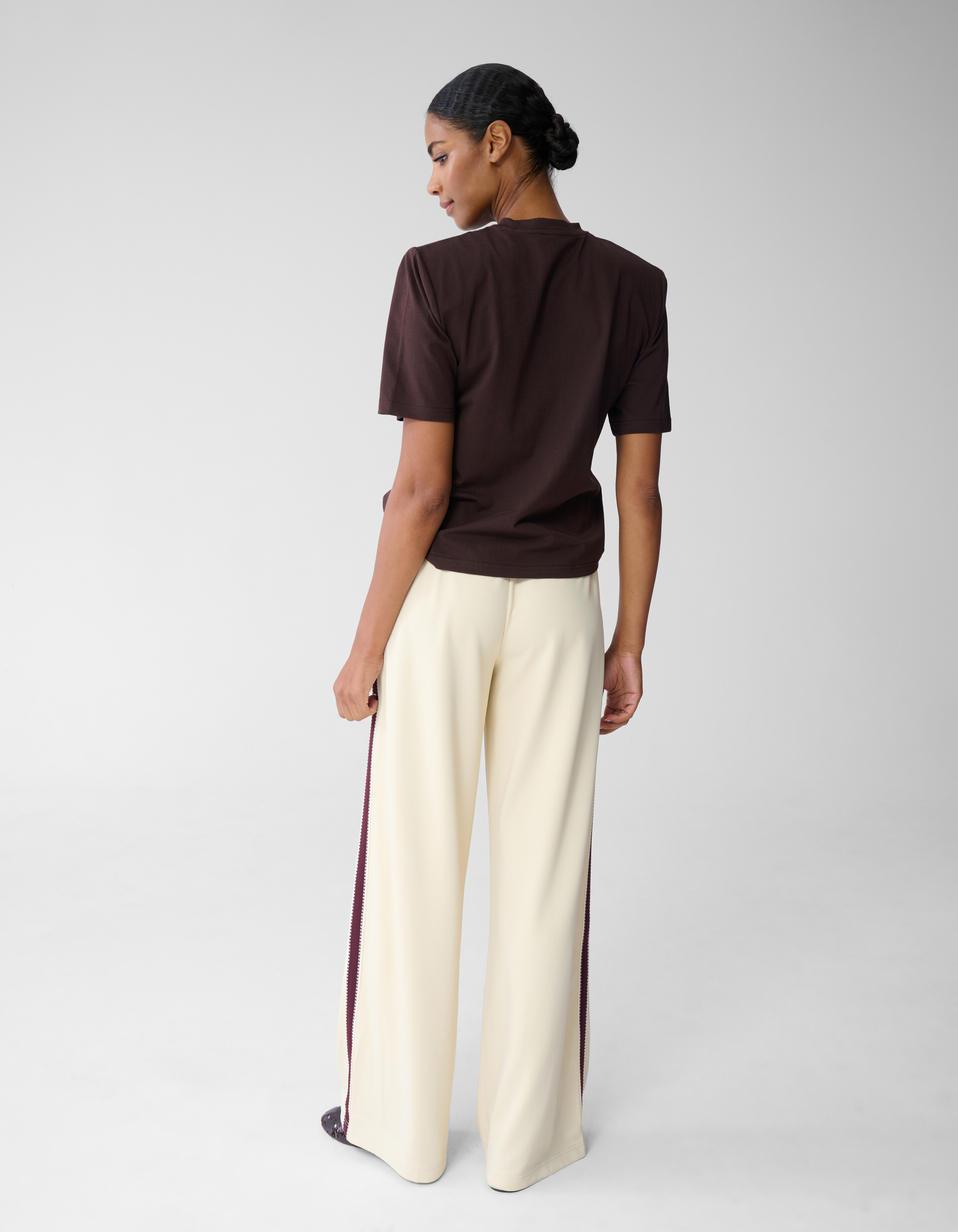 Gepolstertes T-Shirt Dunkelbraun SHOEBY WOMEN