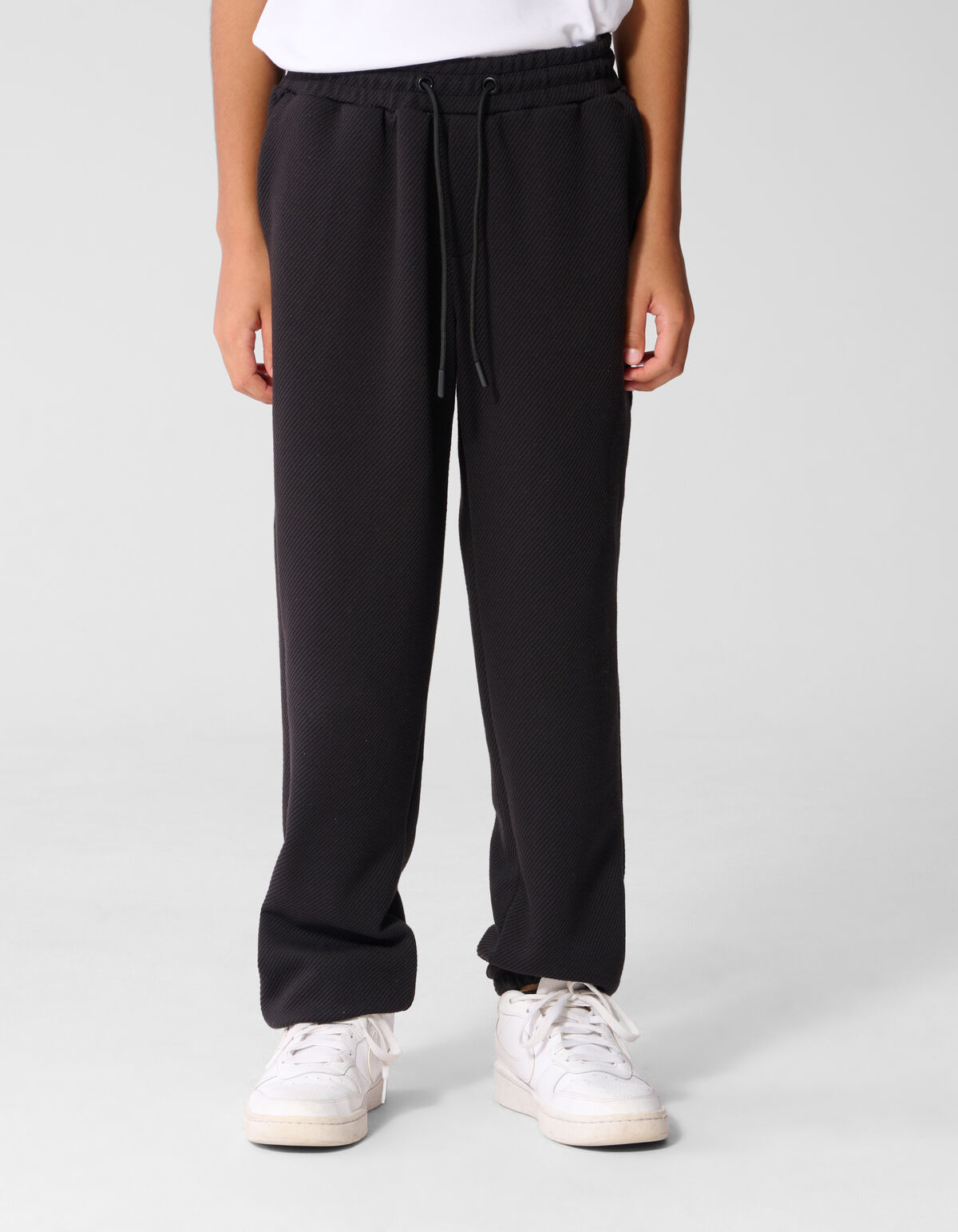 Relaxed Fit Hose Schwarz SHOEBY BOYS