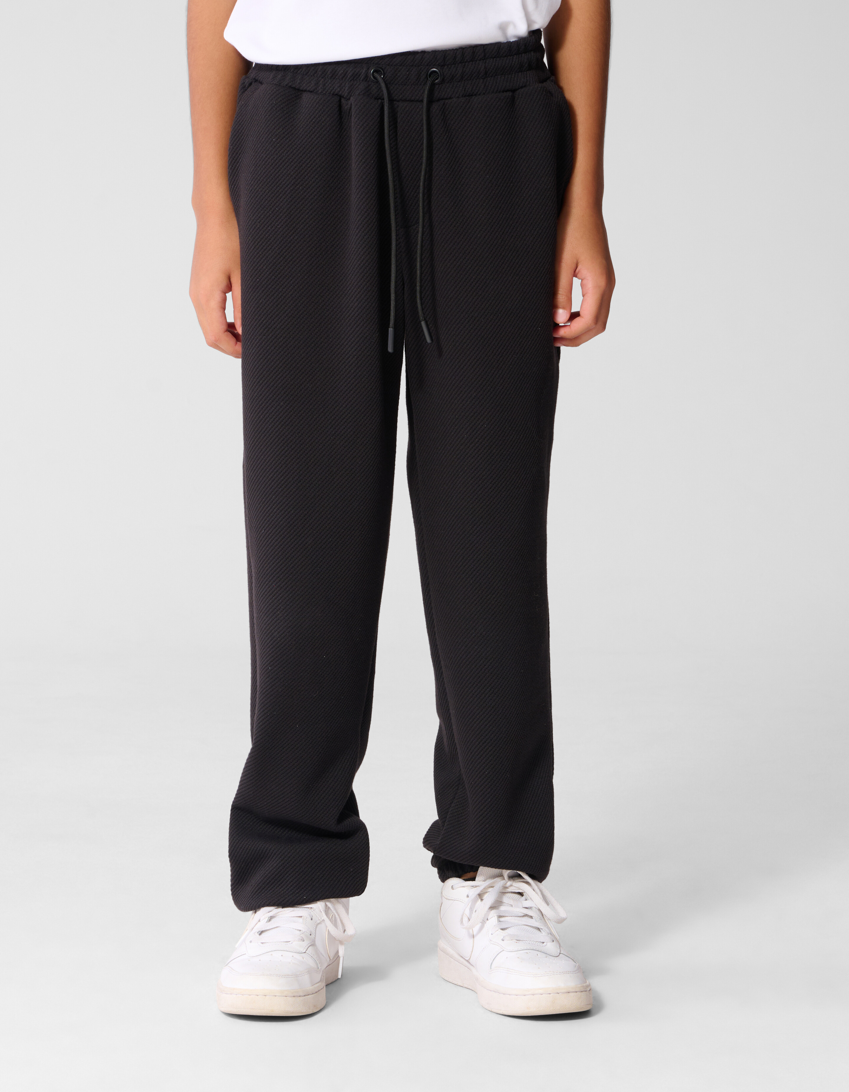 Relaxed Fit Hose Schwarz SHOEBY BOYS