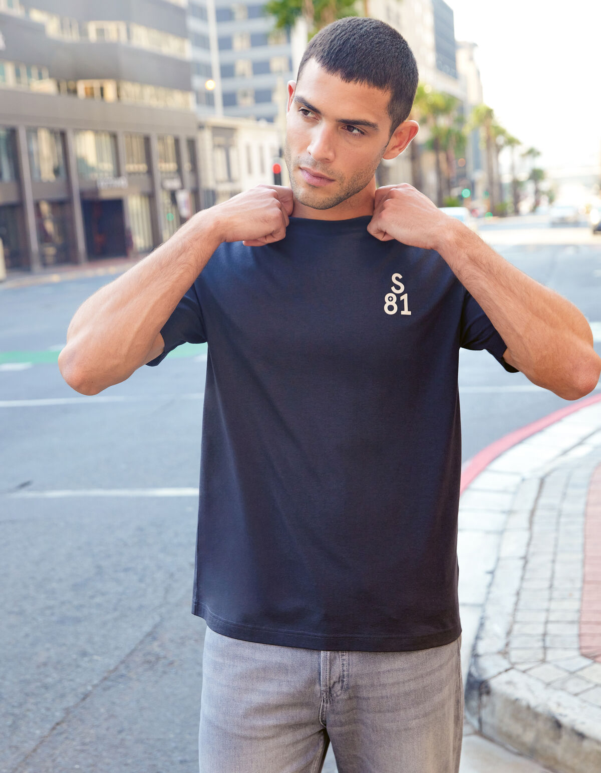 Line Artwork T-Shirt Dunkelgrau SHOEBY MEN