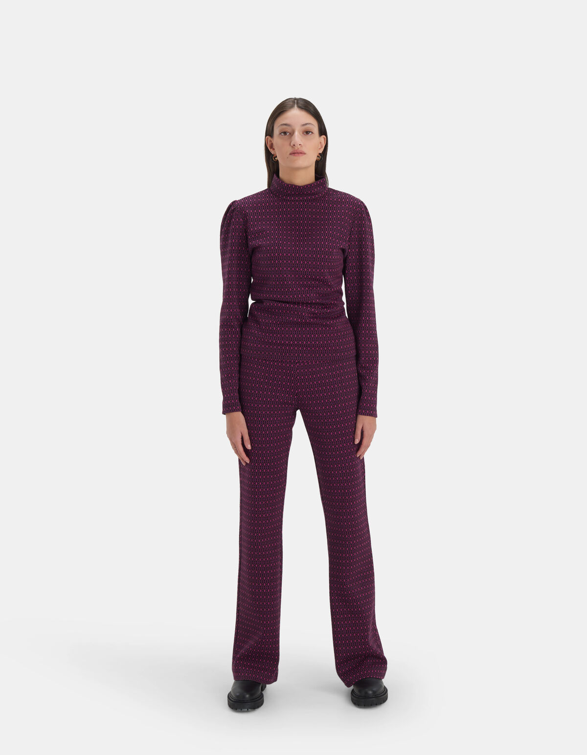 Straight Fit Hose mit grafischem Druck Violett EKSEPT