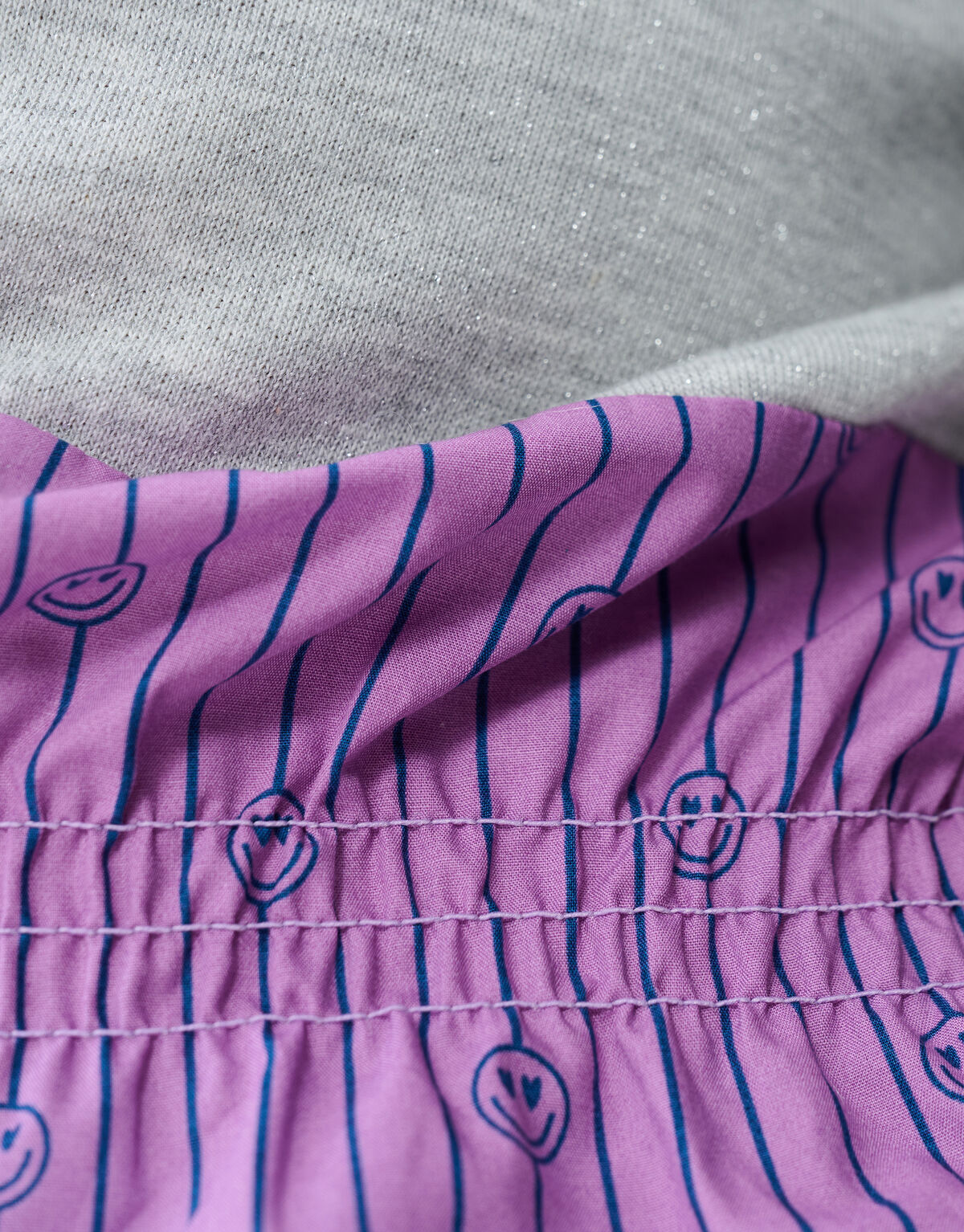 Smiley Nadelstreifen-Pullover Grau SHOEBY GIRLS