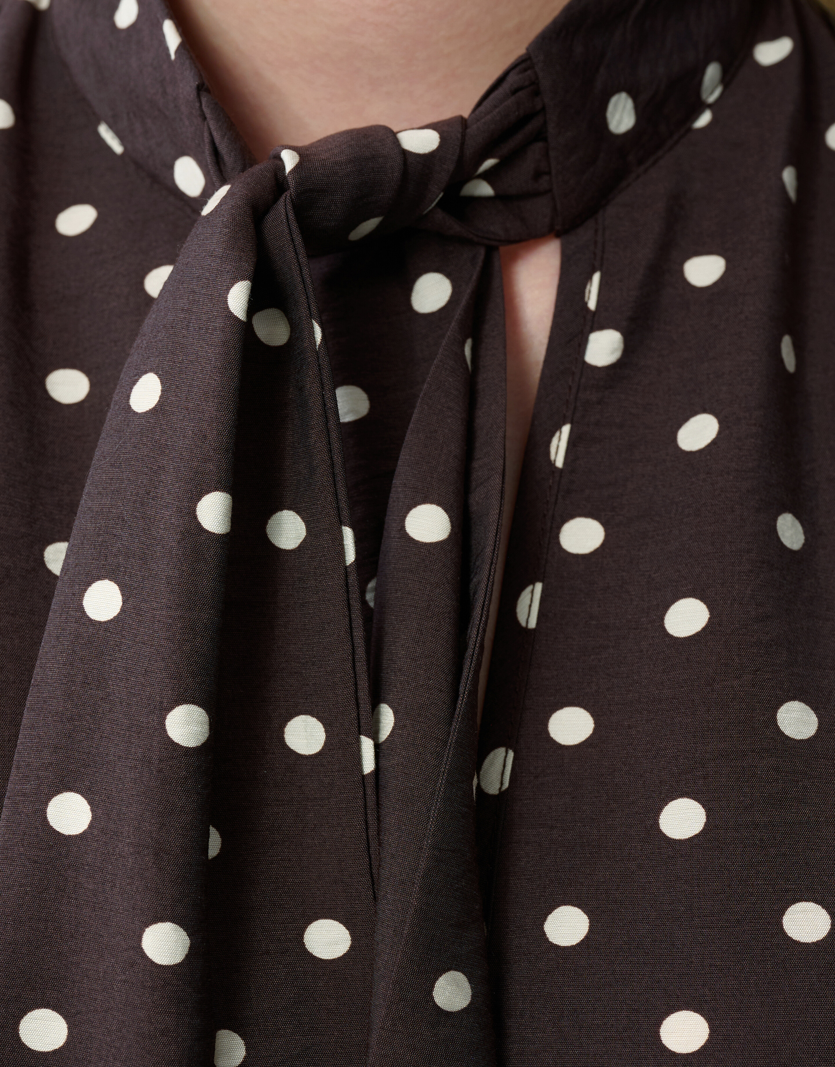 Gepunktetes Minikleid Dunkelbraun SHOEBY WOMEN