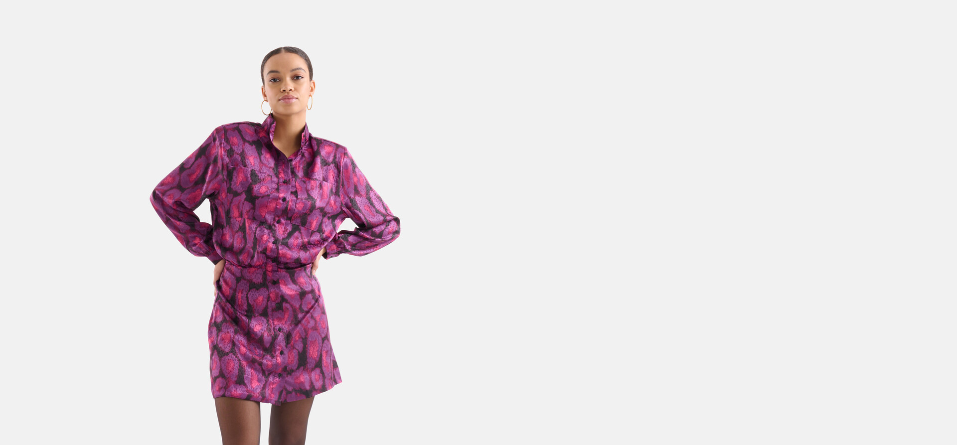 Satin Kleid mit Schulterpolsterung Violett EKSEPT