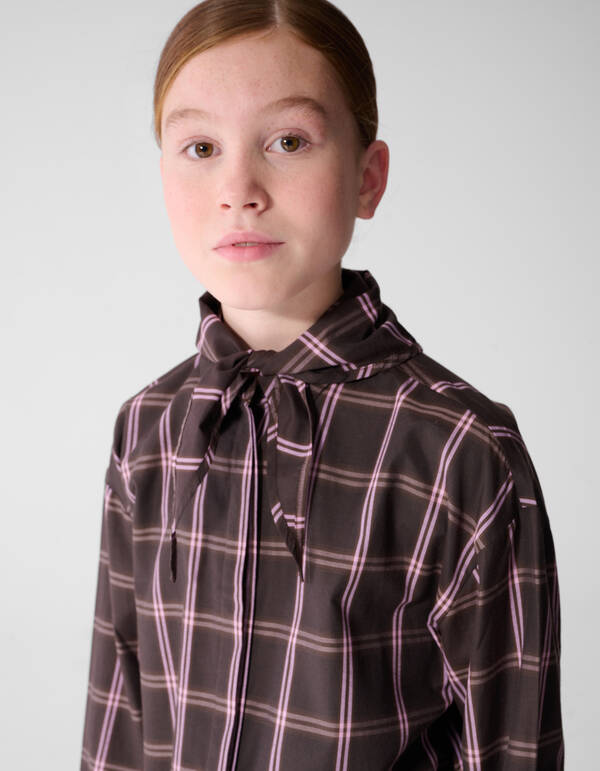 Relaxed Karierte Scarf Bluse Dunkelbraun SHOEBY GIRLS