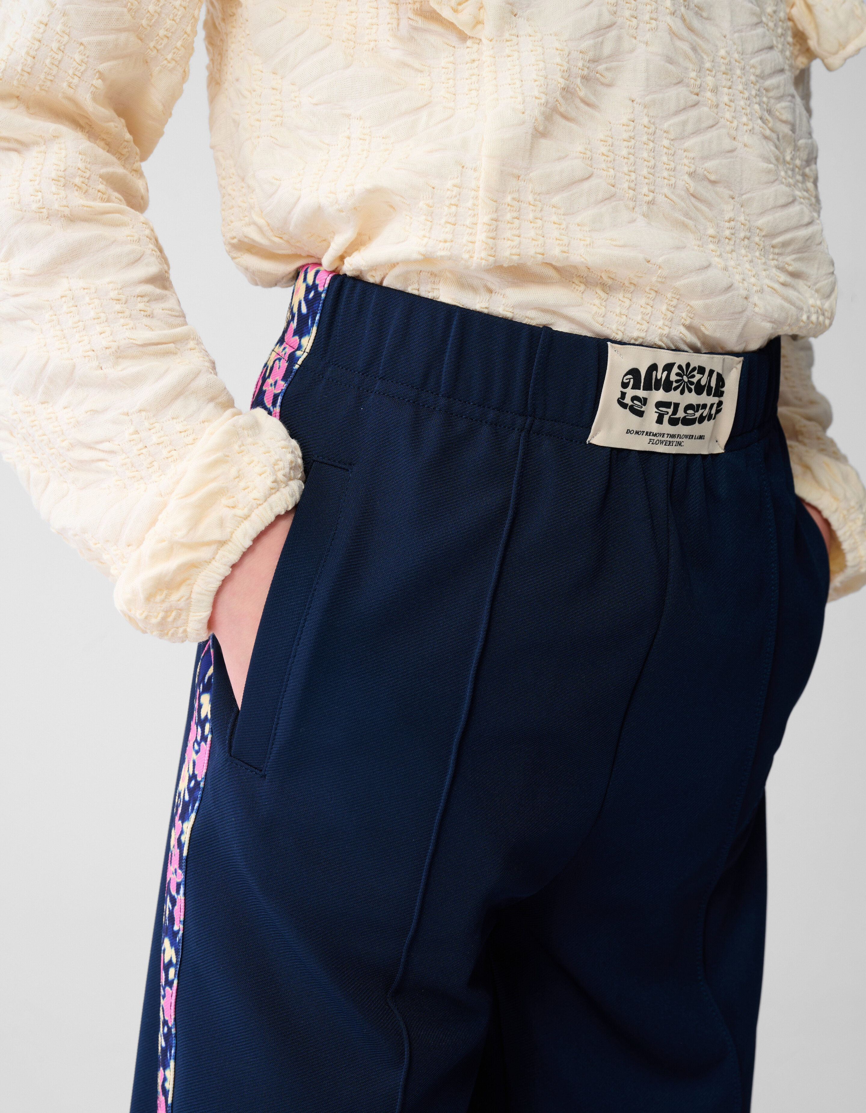 Dunkelblaue Hose mit weitem Bein und Blumenmuster SHOEBY GIRLS