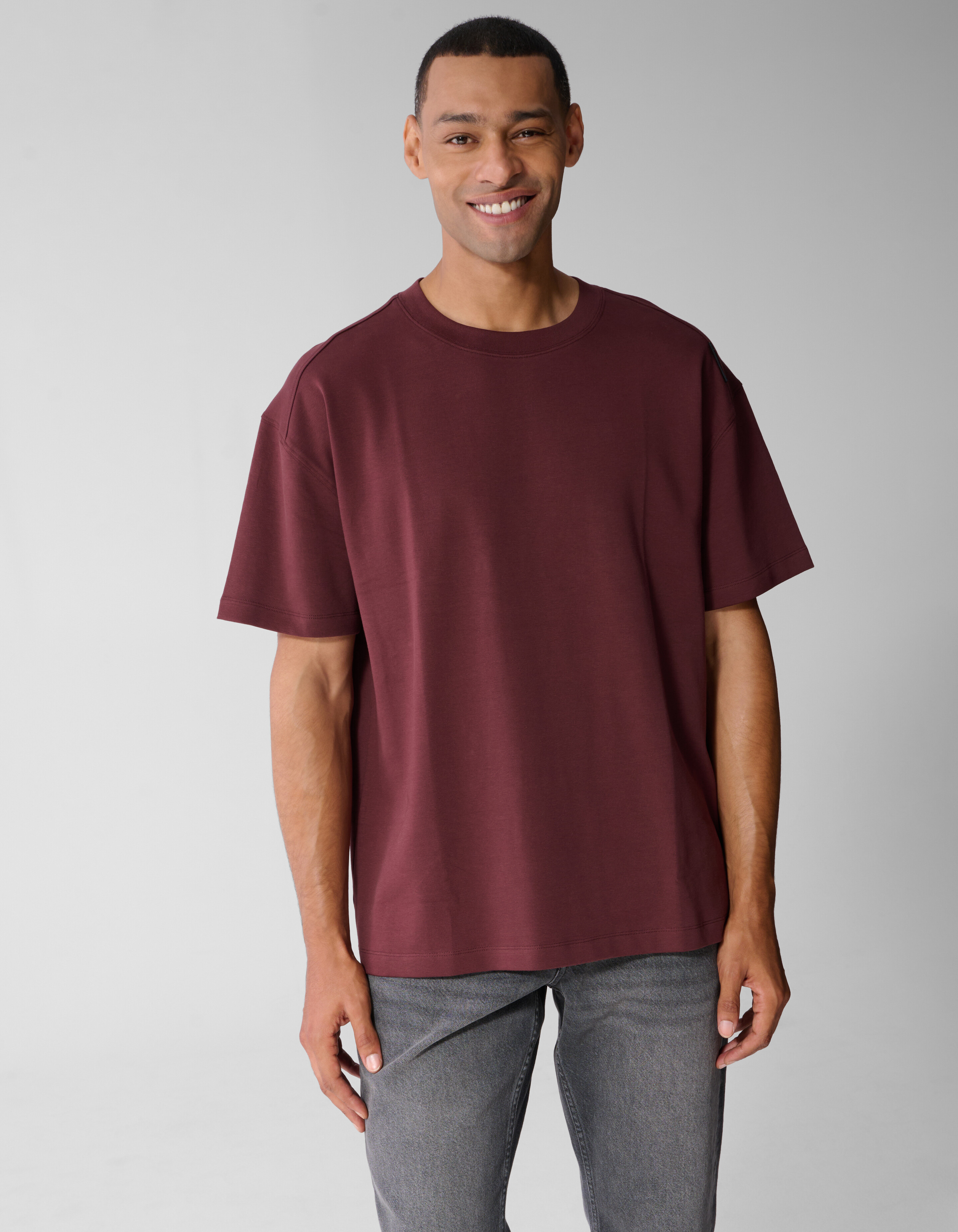 Basic Label T-Shirt Rot SHOEBY MEN