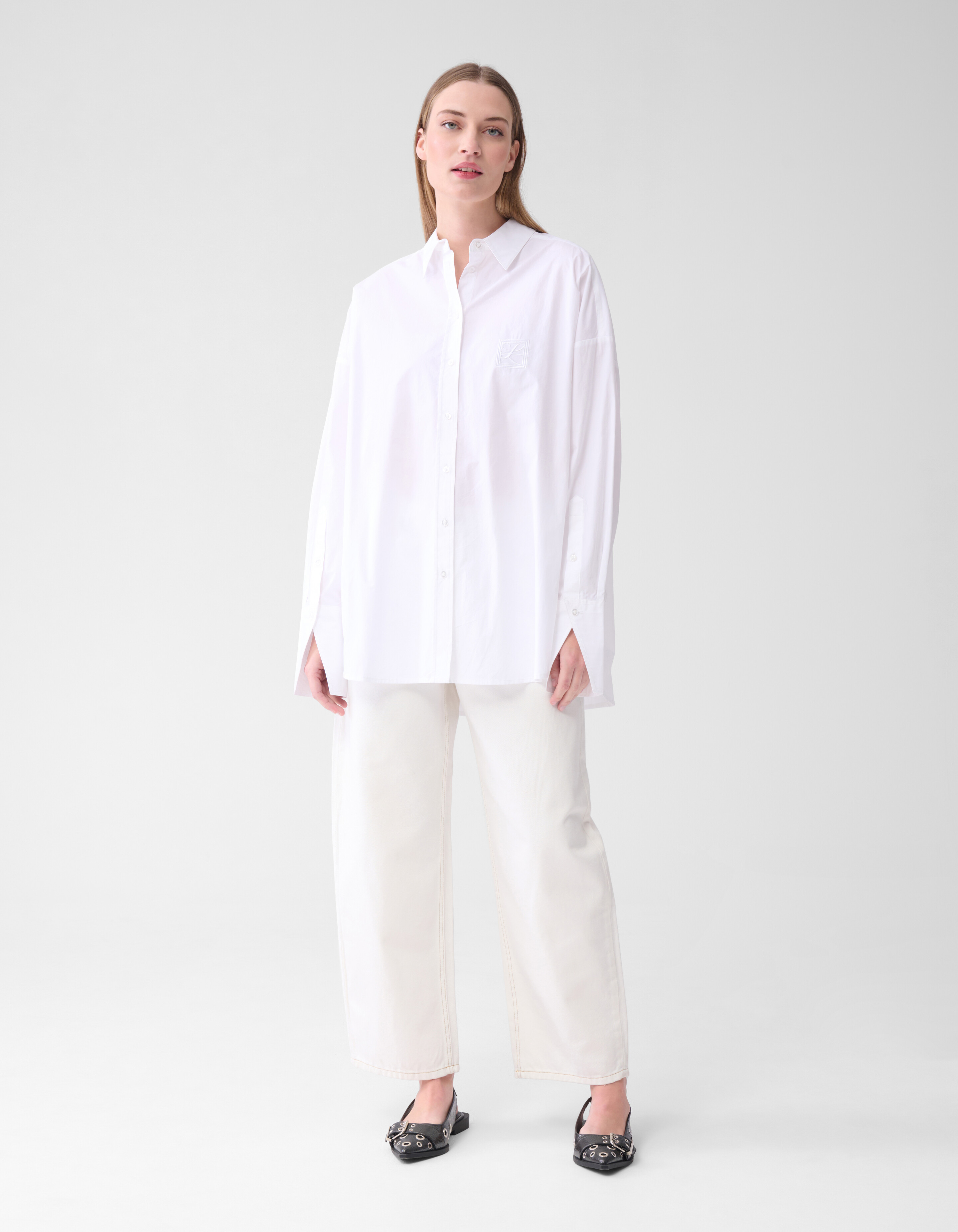 Übergroße Bluse mit Stickerei Weiß By Lonneke SHOEBY WOMEN