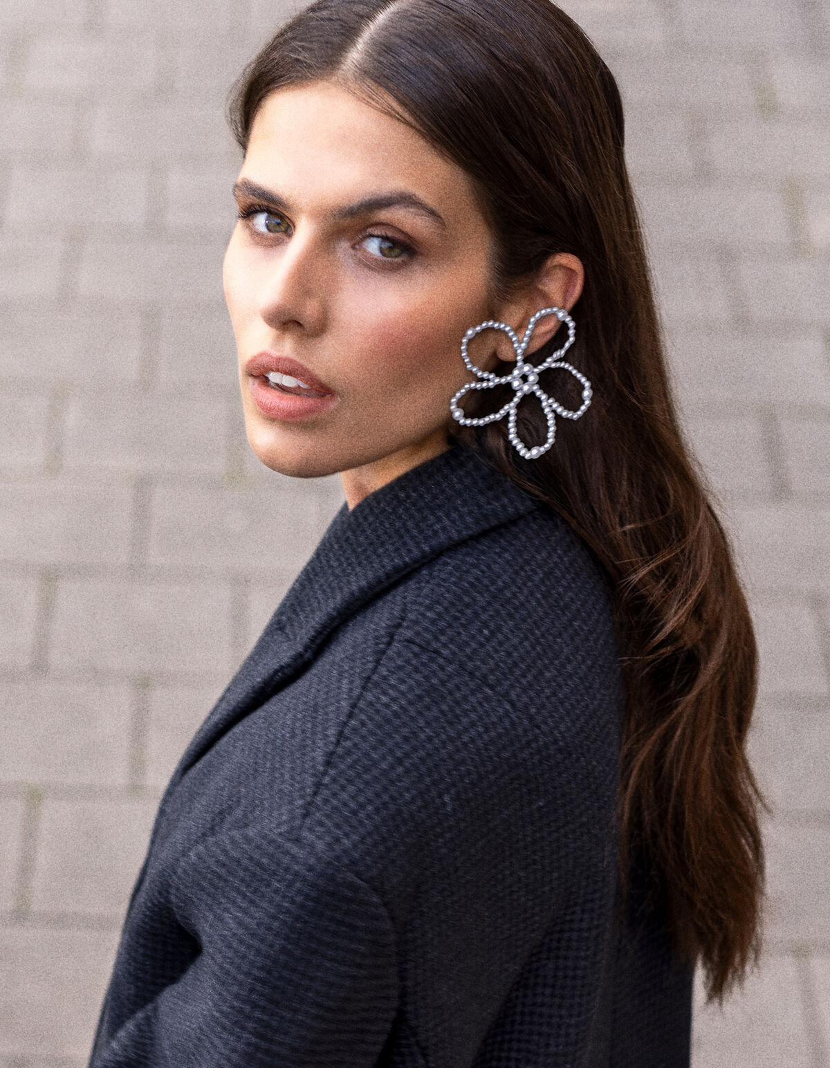 Große Blumen Ohrringe Gebrochen Weiß SHOEBY ACCESSOIRES