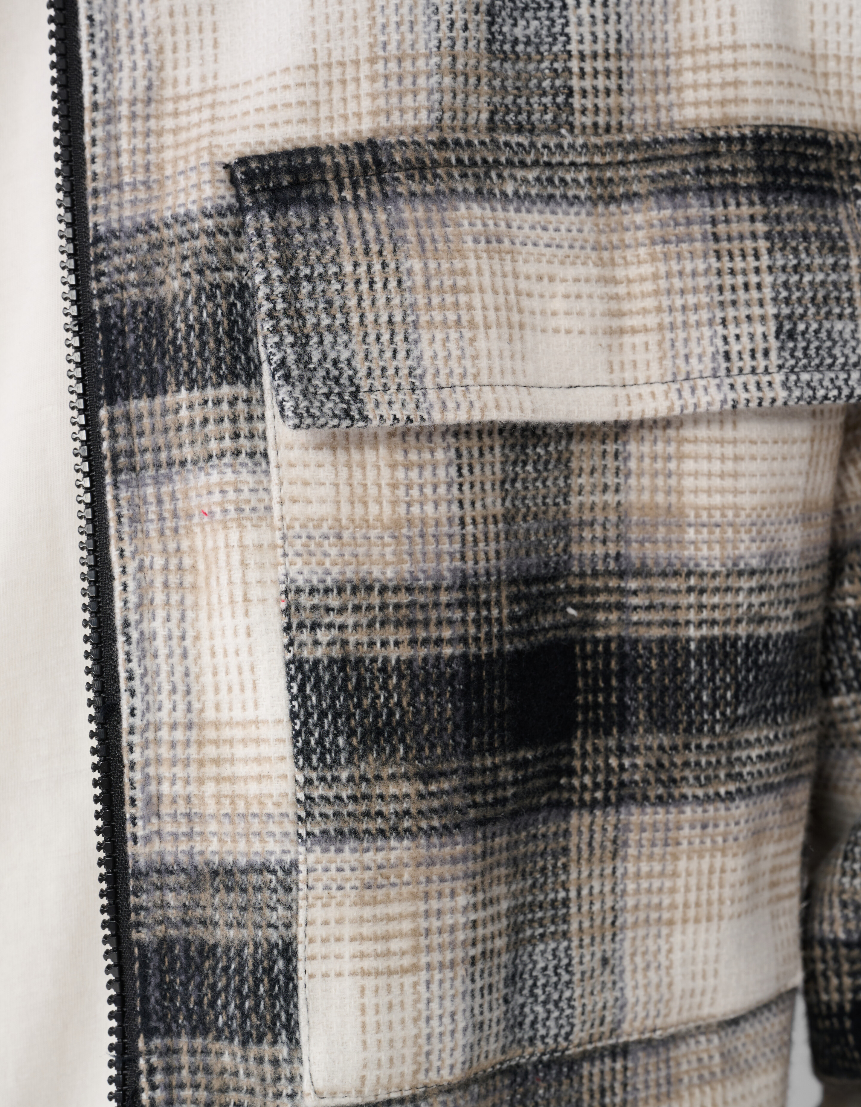 Kariertes Overshirt mit Reißverschluss in Off Whit SHOEBY MEN