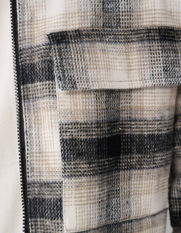 Kariertes Overshirt mit Reißverschluss in Off Whit SHOEBY MEN