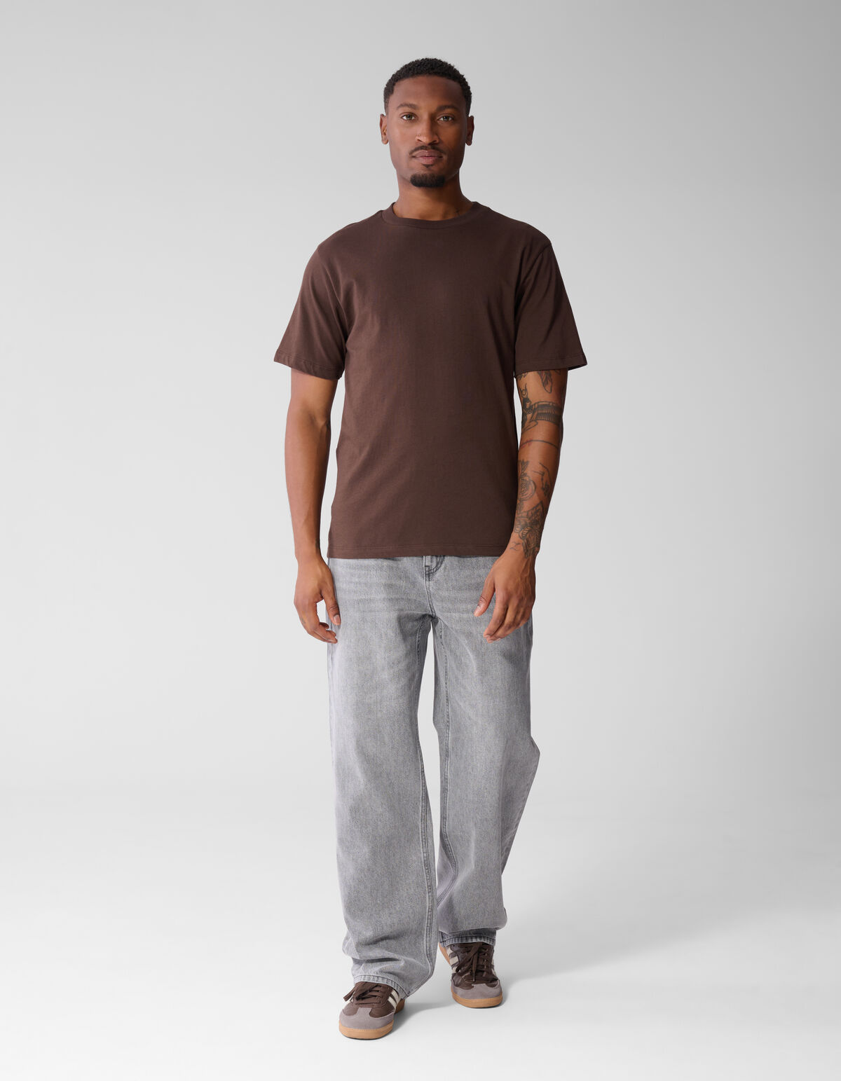 T-Shirt mit Scratched Artwork-Motiv Dunkelbraun SHOEBY MEN