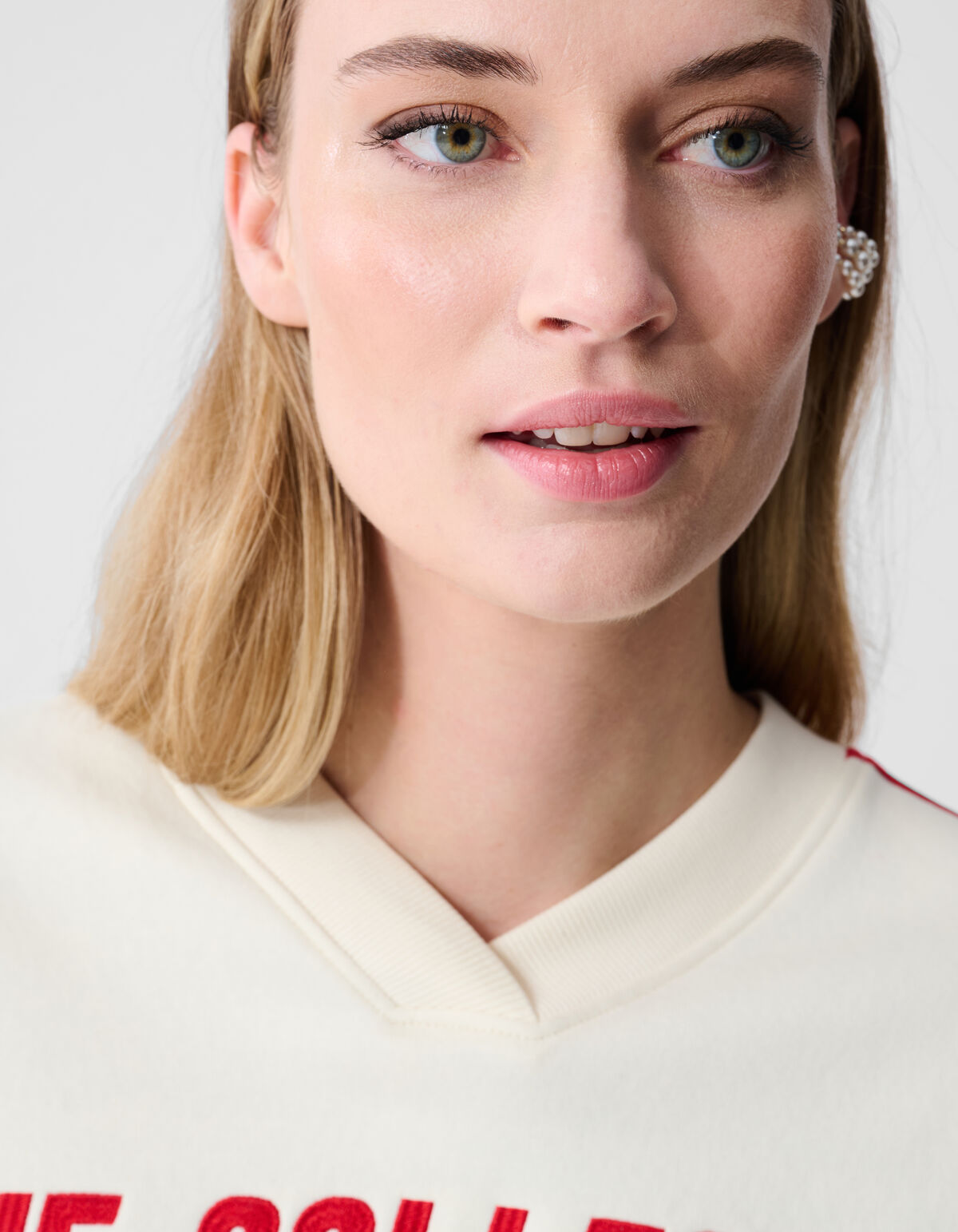 Übergroßer Pullover mit Kirschmotiv Gebrochenes We SHOEBY WOMEN