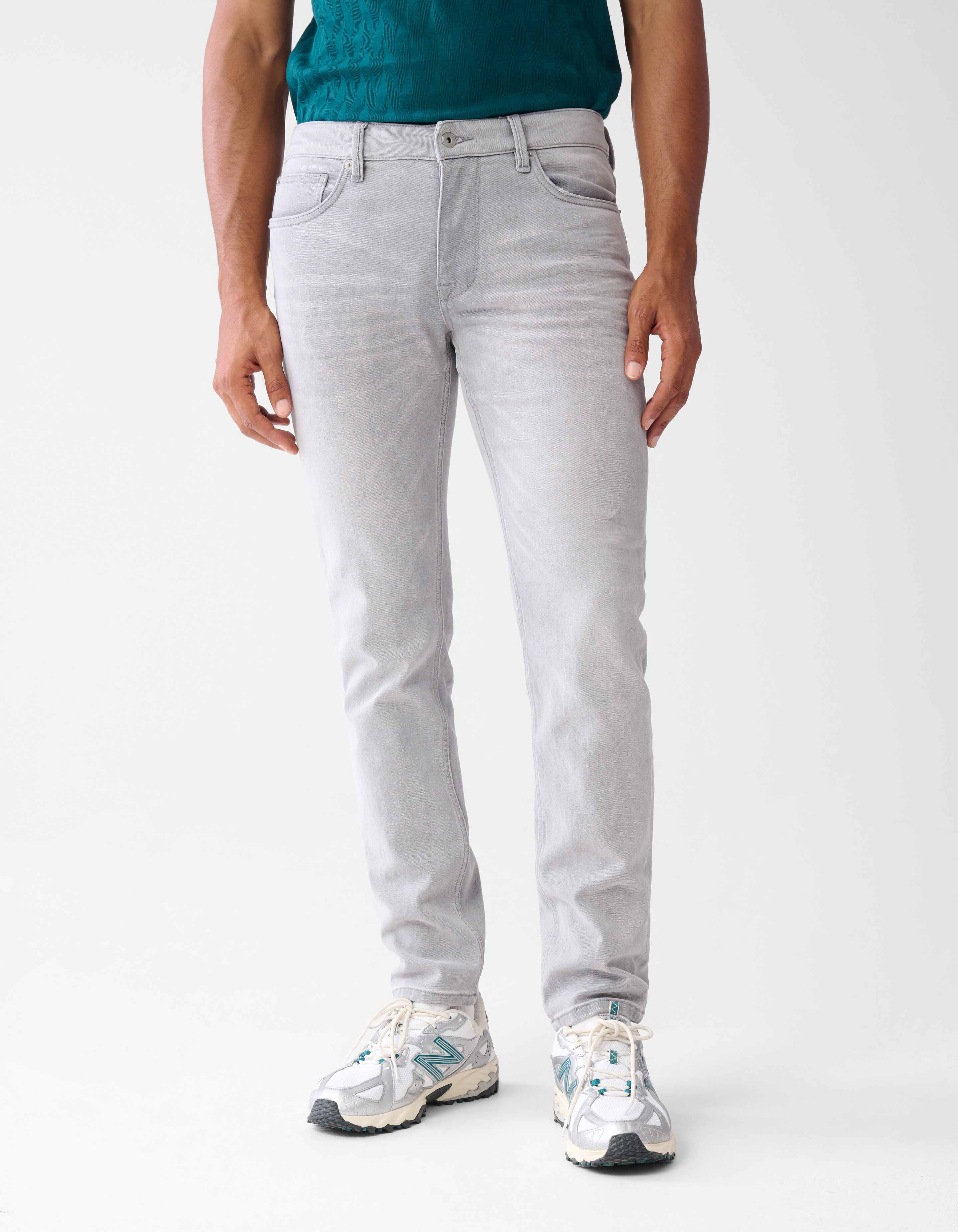 Slim Fit Jeans Hellgrau L32 SHOEBY MEN
