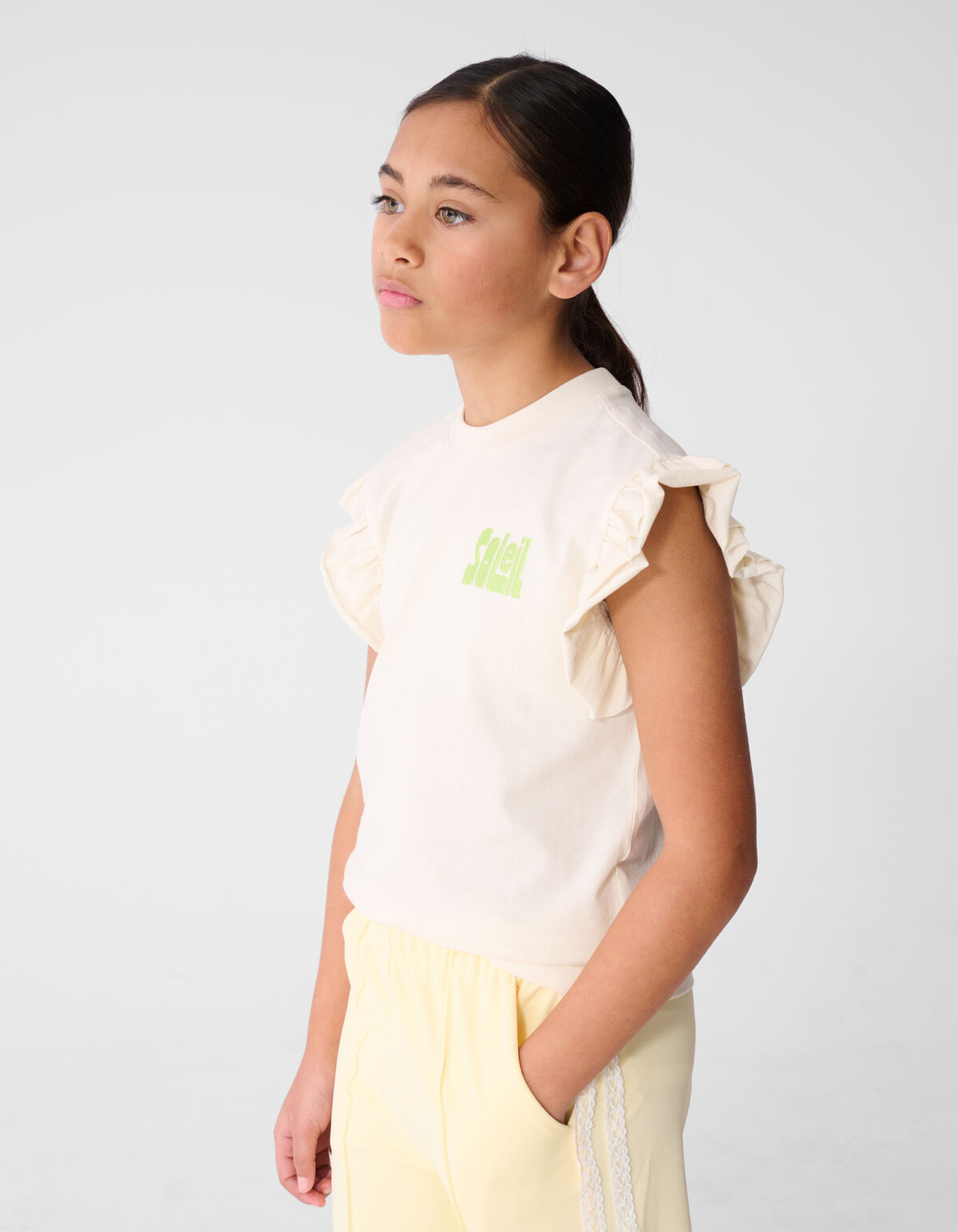 Ruffle Soleil Artwork T-Shirt Off-White SHOEBY GIRLS
