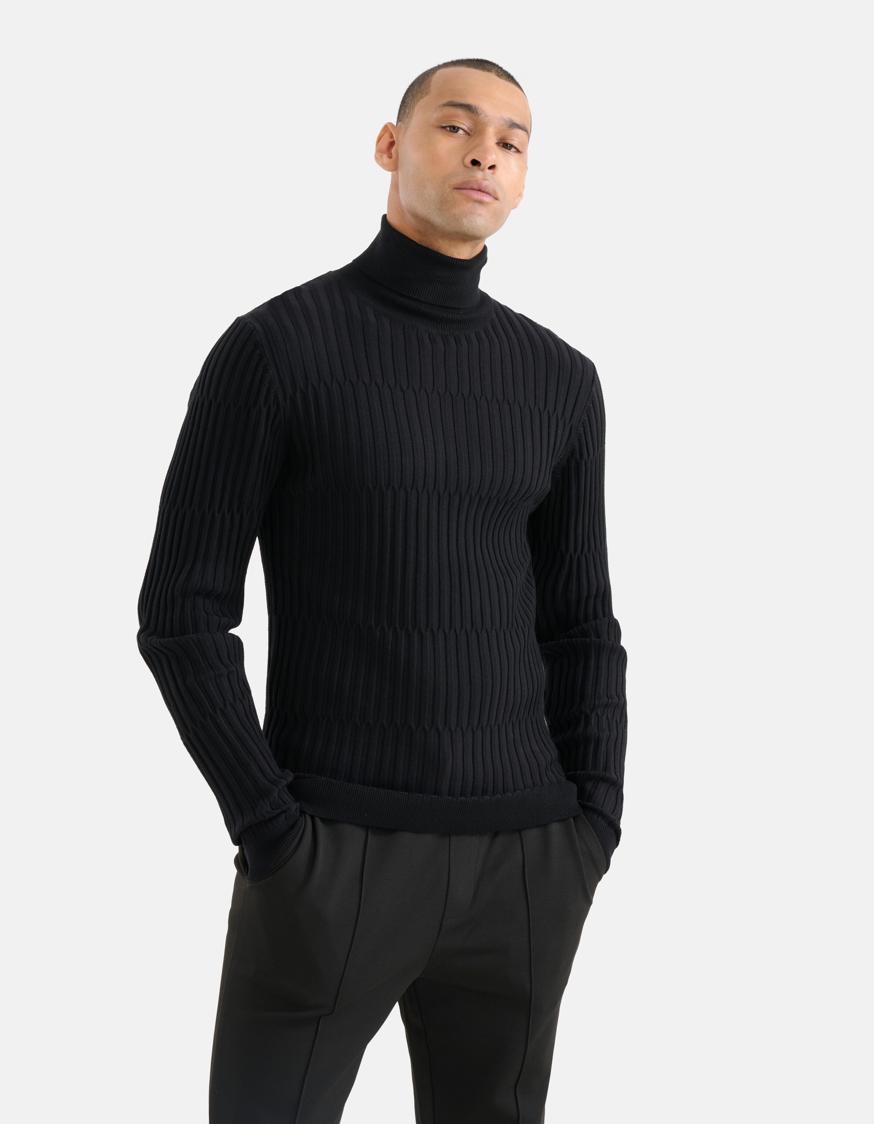 Textur-Rollkragenpullover Schwarz SHOEBY MEN