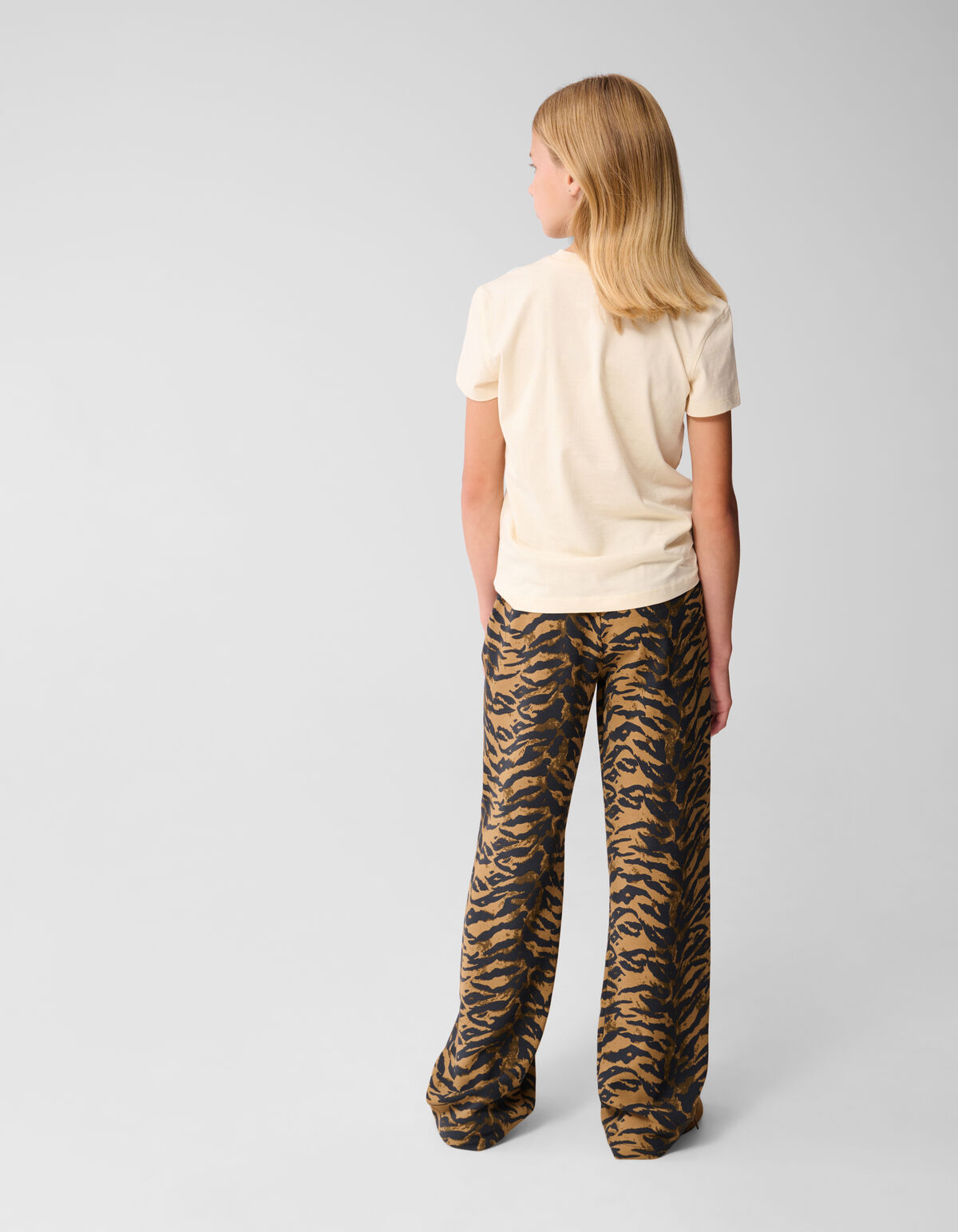Gemischtes Meer Kunstwerk T-shirt Off White SHOEBY GIRLS