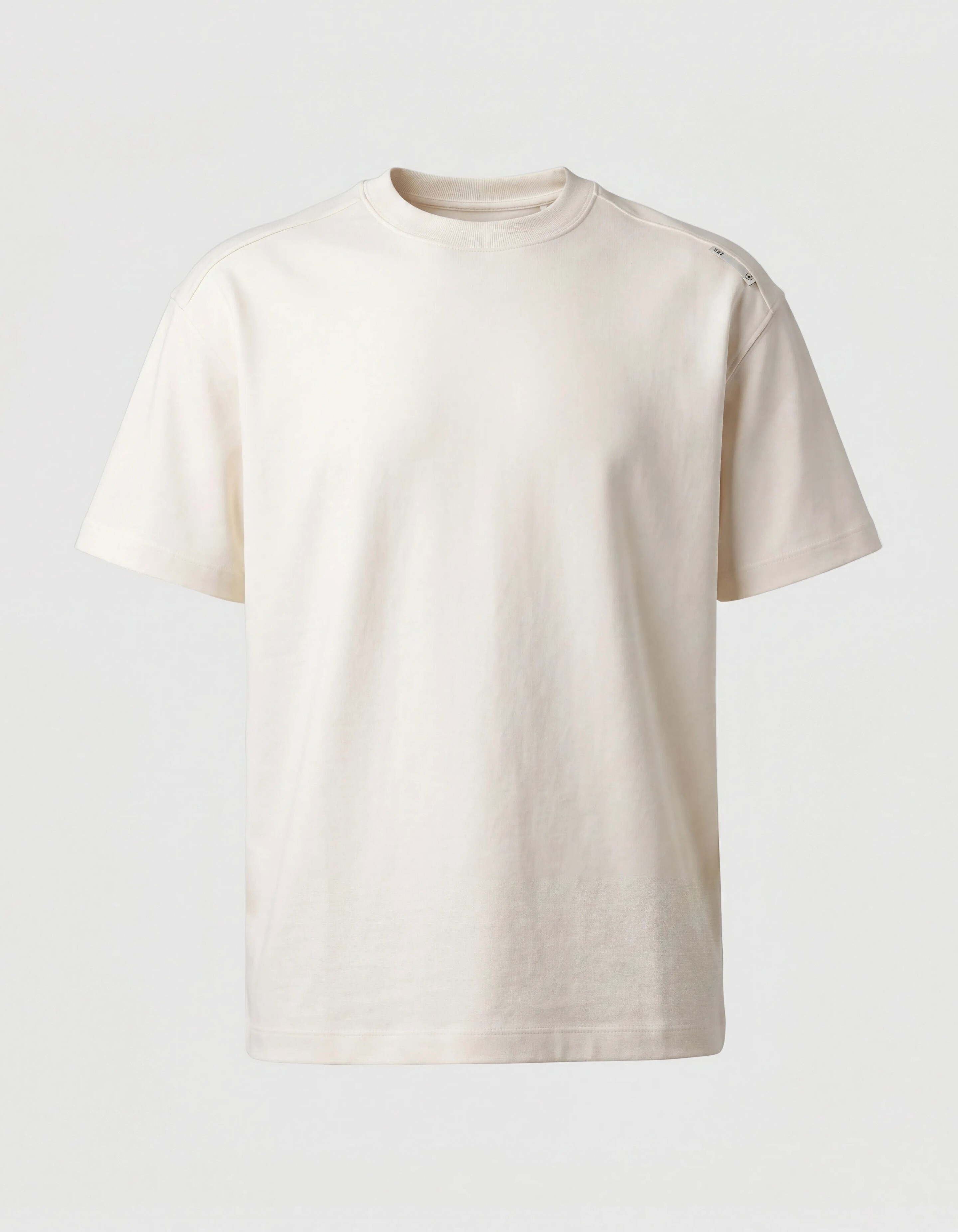 Basic-Label-T-Shirt in gebrochenem Wei&szlig; SHOEBY MEN