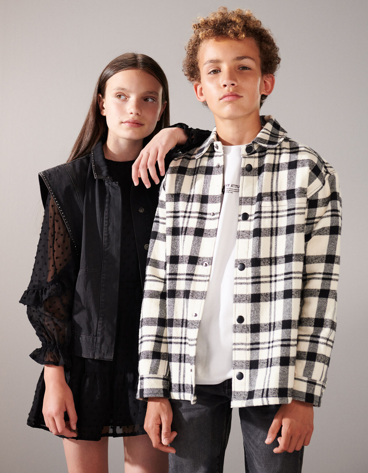 Nieten-Stickerei Gilet Dunkelgrau SHOEBY GIRLS