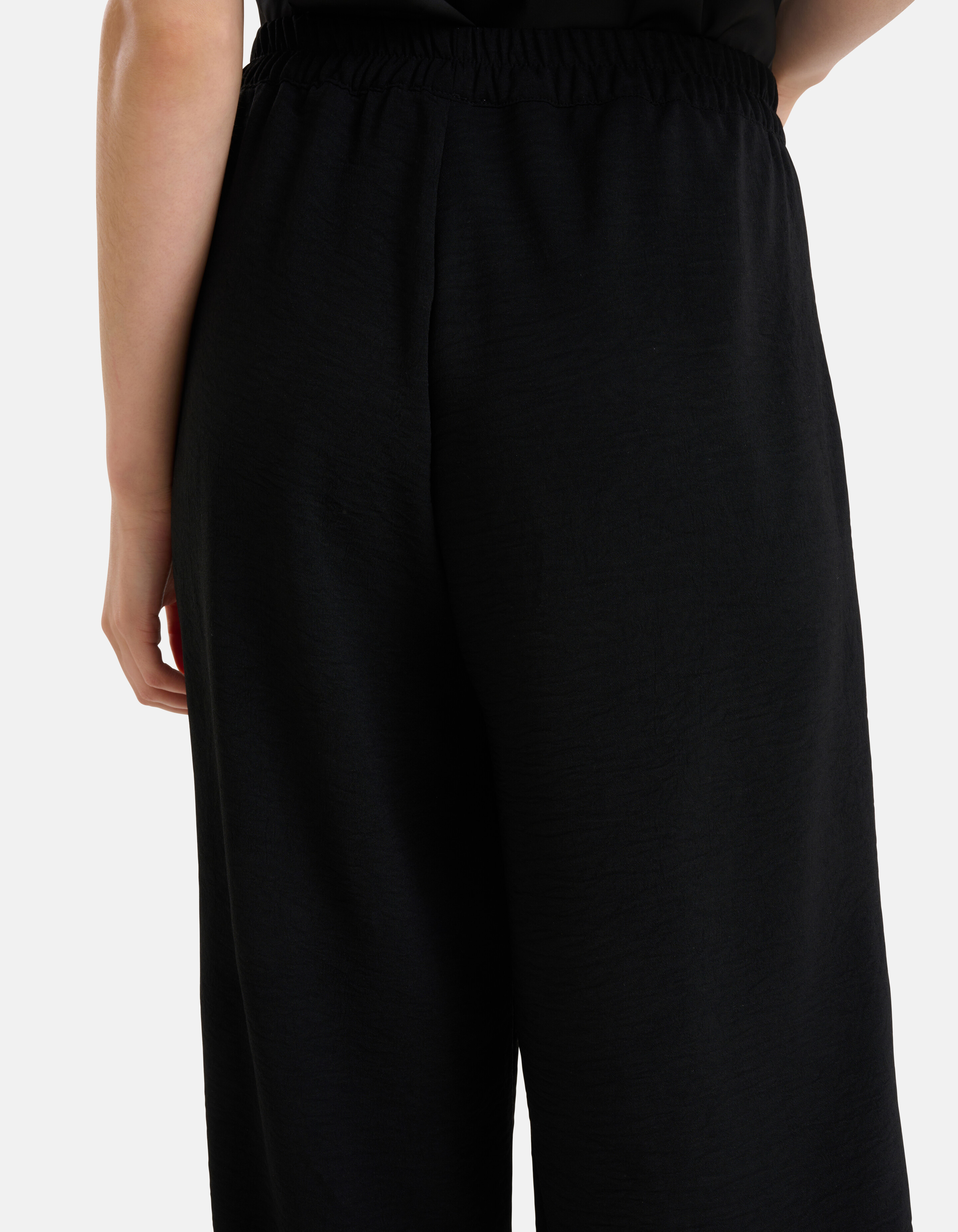 Loose Fit Hose Schwarz SHOEBY WOMEN