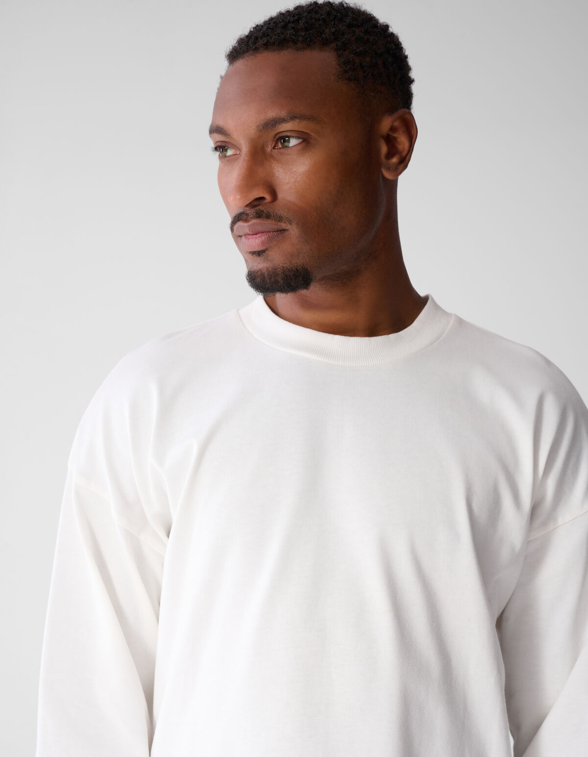 Basic-T-Shirt mit langem Arm im Relaxed-Fit wei&szlig; SHOEBY MEN