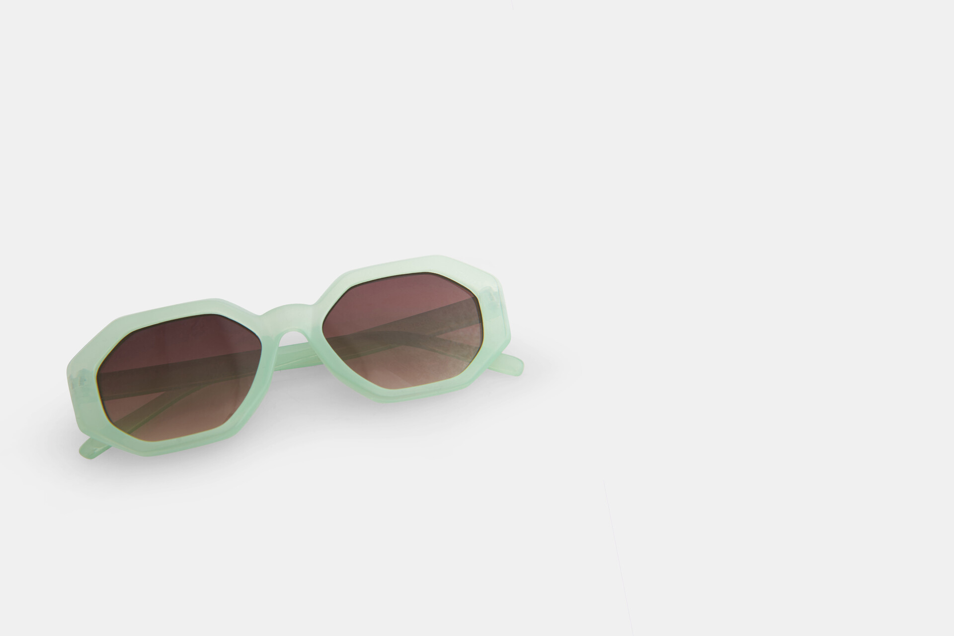 Milchige Sonnenbrille ACCESSOIRES SHOEBY