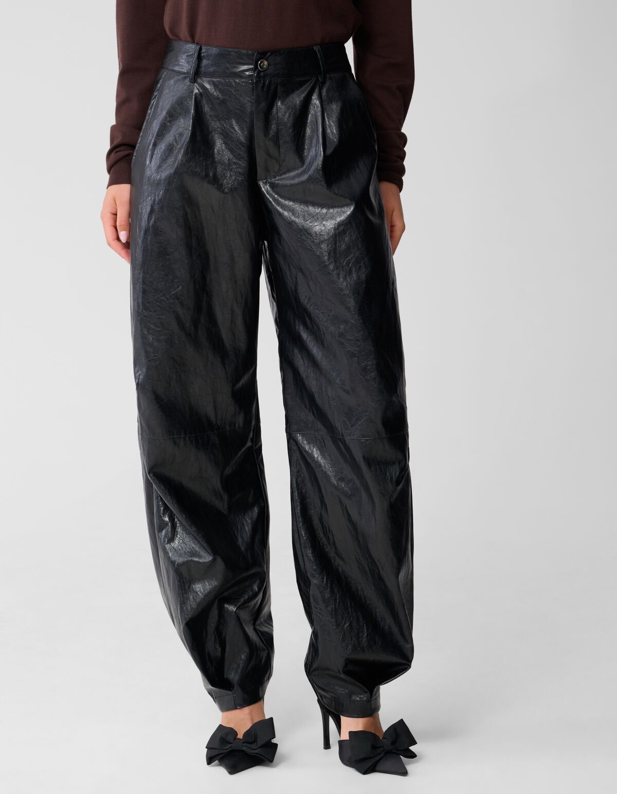 Vegane Leder-Barrel-Fit-Hose Schwarz von Monica SHOEBY WOMEN