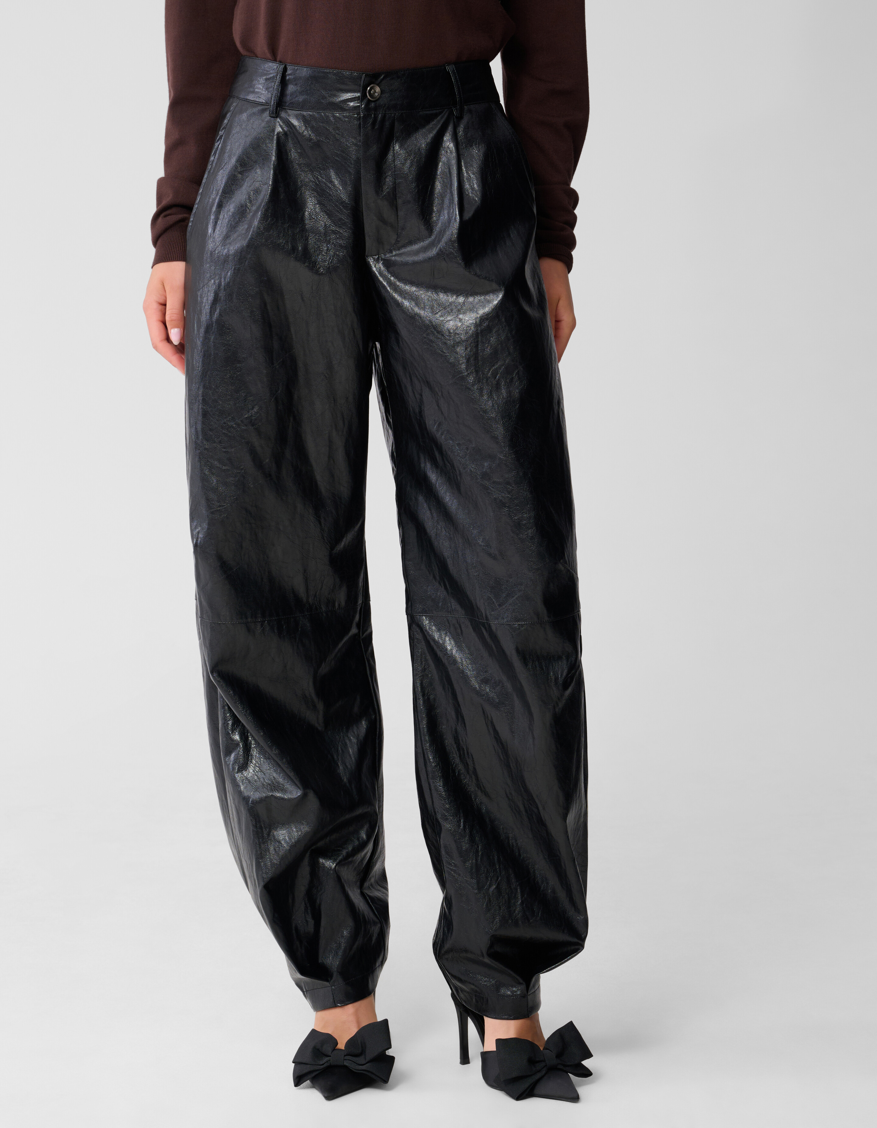 Vegane Leder-Barrel-Fit-Hose Schwarz von Monica SHOEBY WOMEN