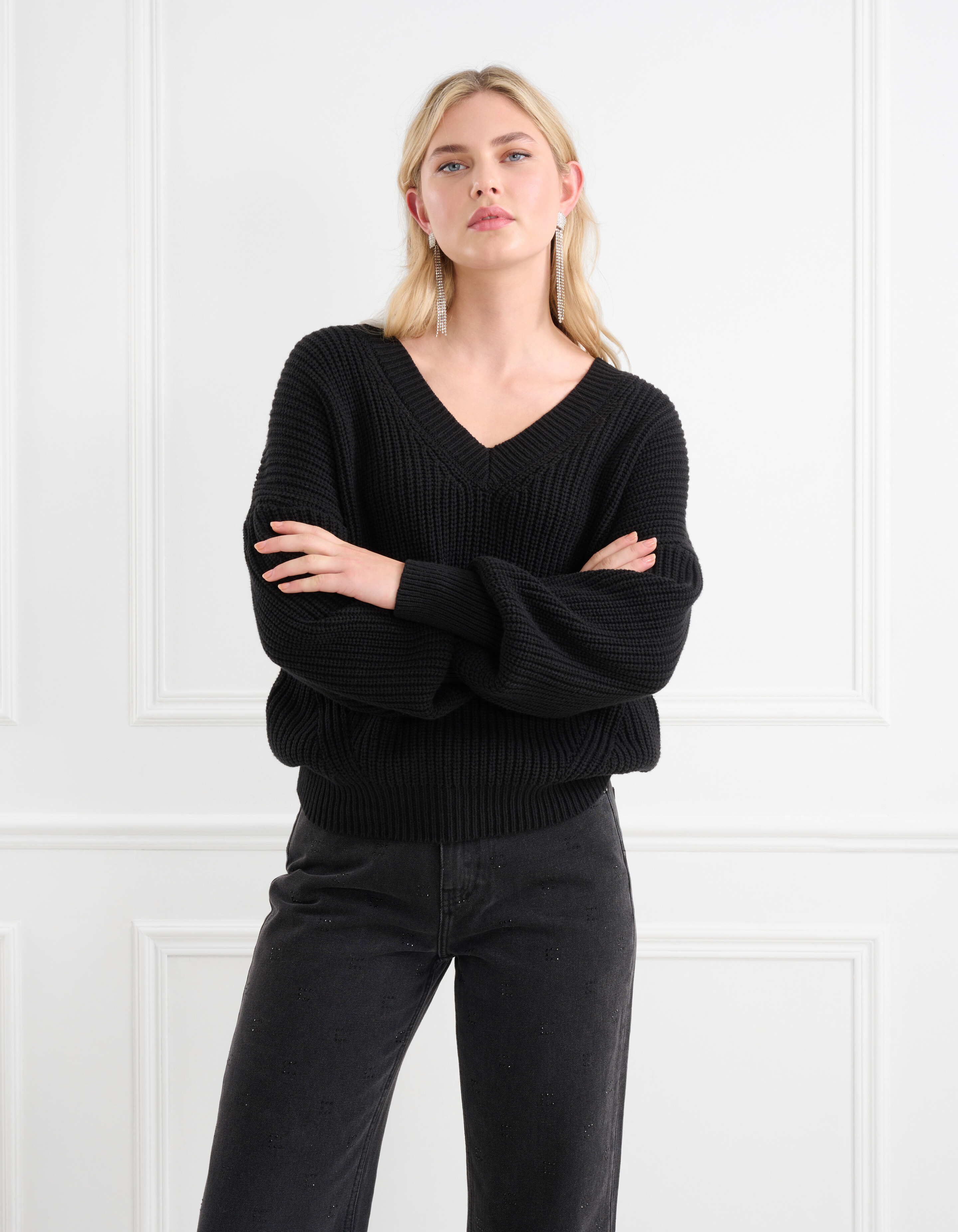 Pullover mit V-Ausschnitt Schwarz SHOEBY WOMEN