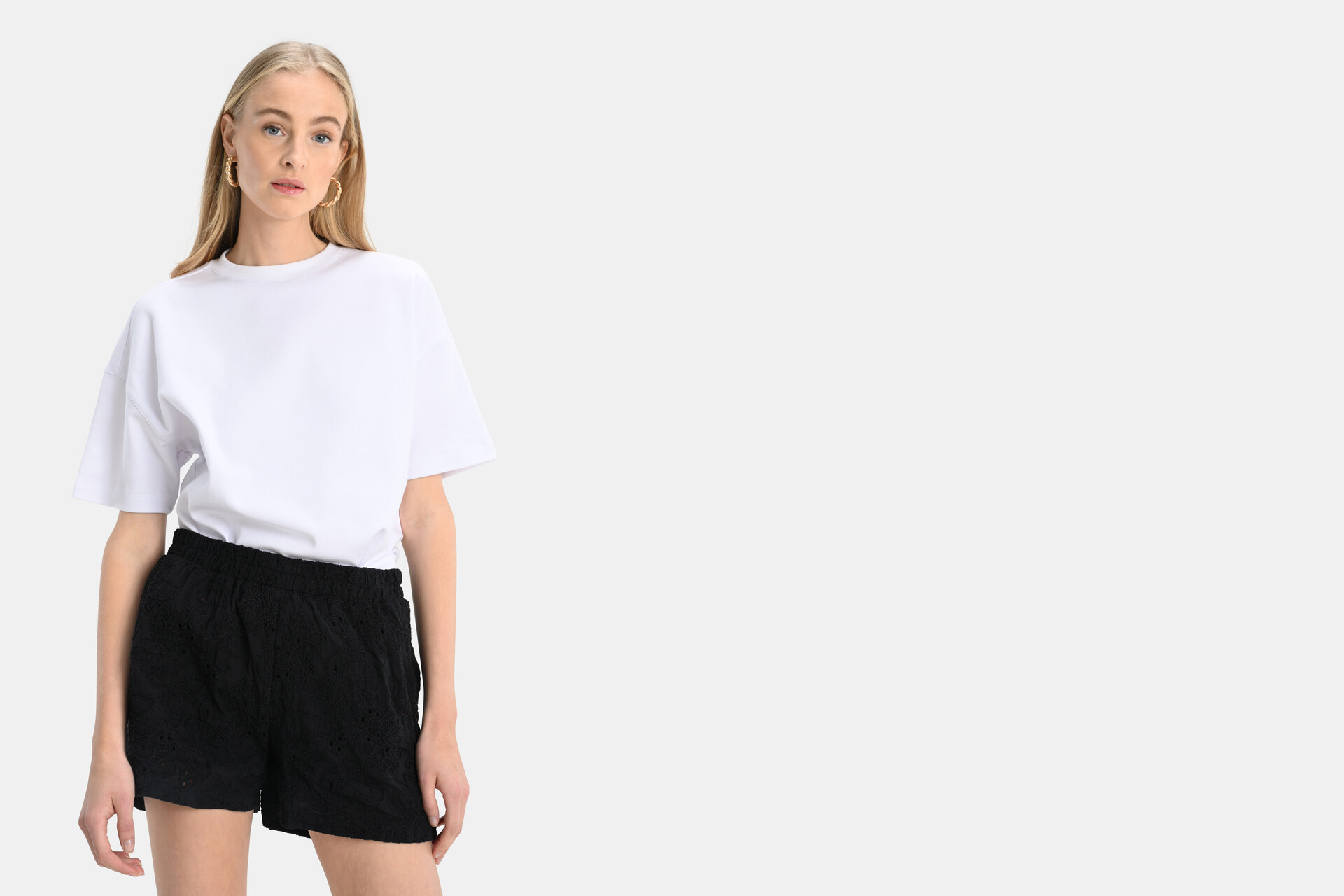 Embro Schwarze Shorts EKSEPT