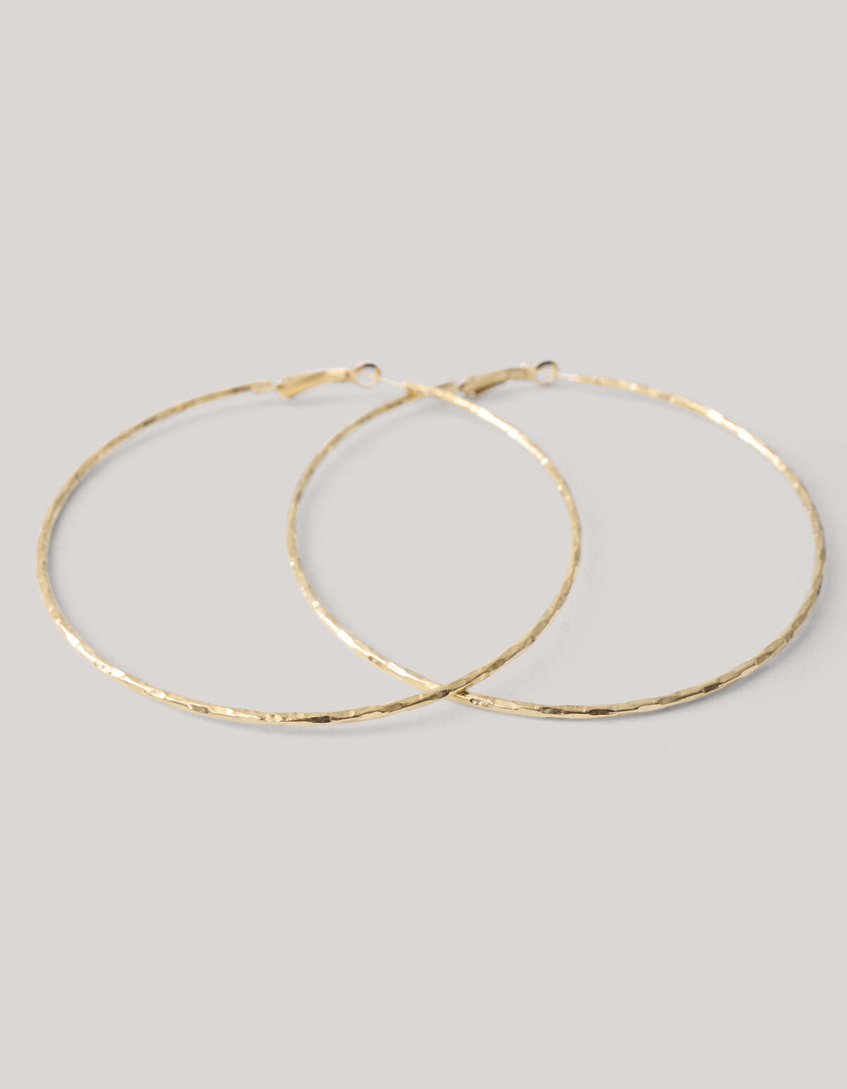 Gehämmerte Reif-Ohrringe Gold SHOEBY ACCESSOIRES
