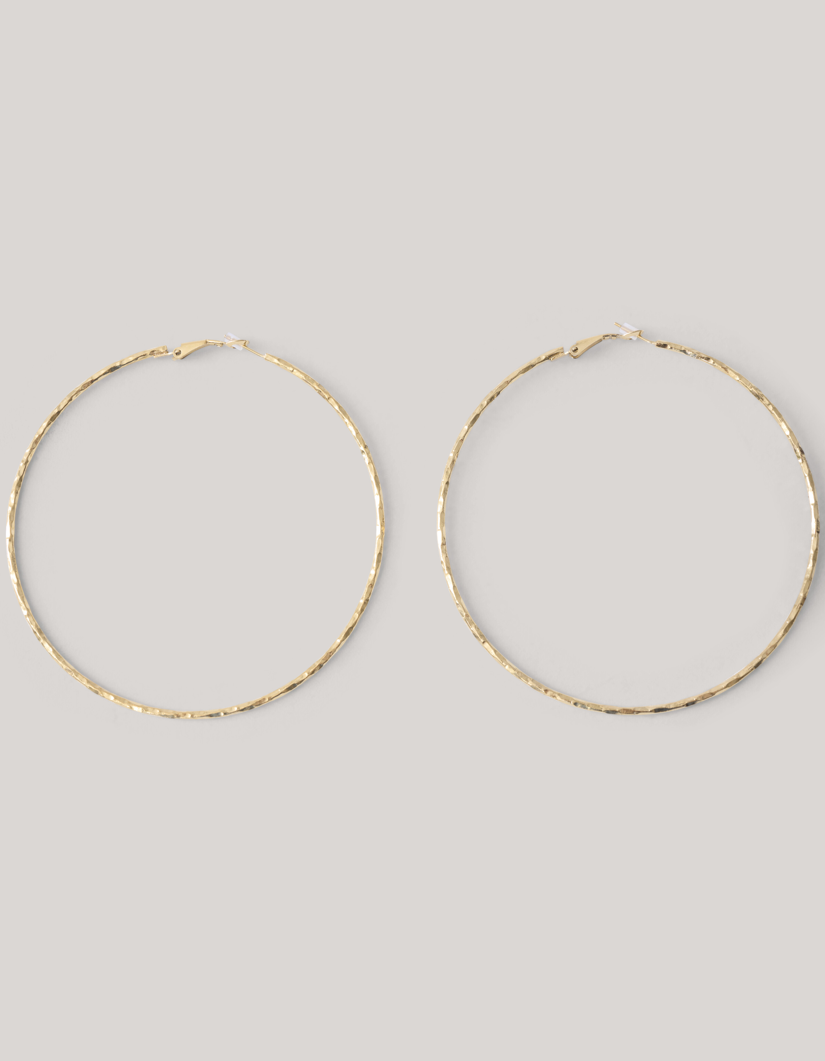 Gehämmerte Reif-Ohrringe Gold SHOEBY ACCESSOIRES