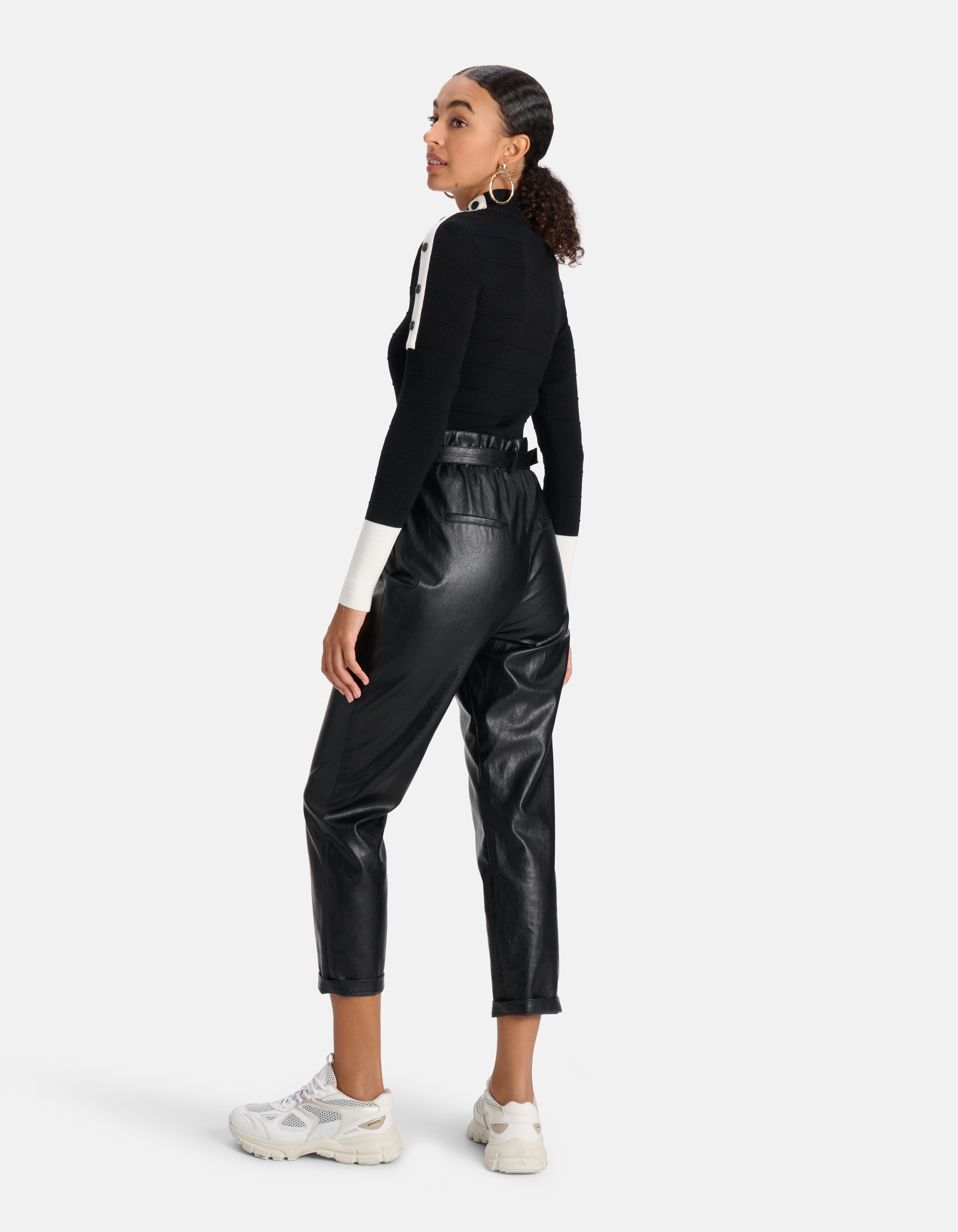 Rollkragenpullover Schwarz/Weiß SHOEBY WOMEN