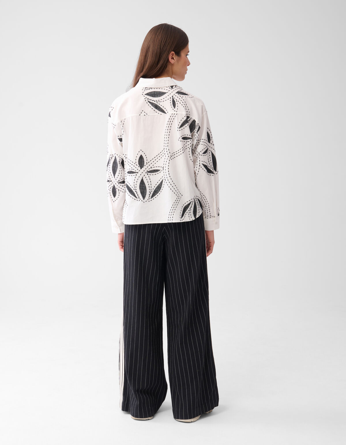 Nadelstreifen-Hose mit weitem Bein in Dunkelgrau SHOEBY WOMEN