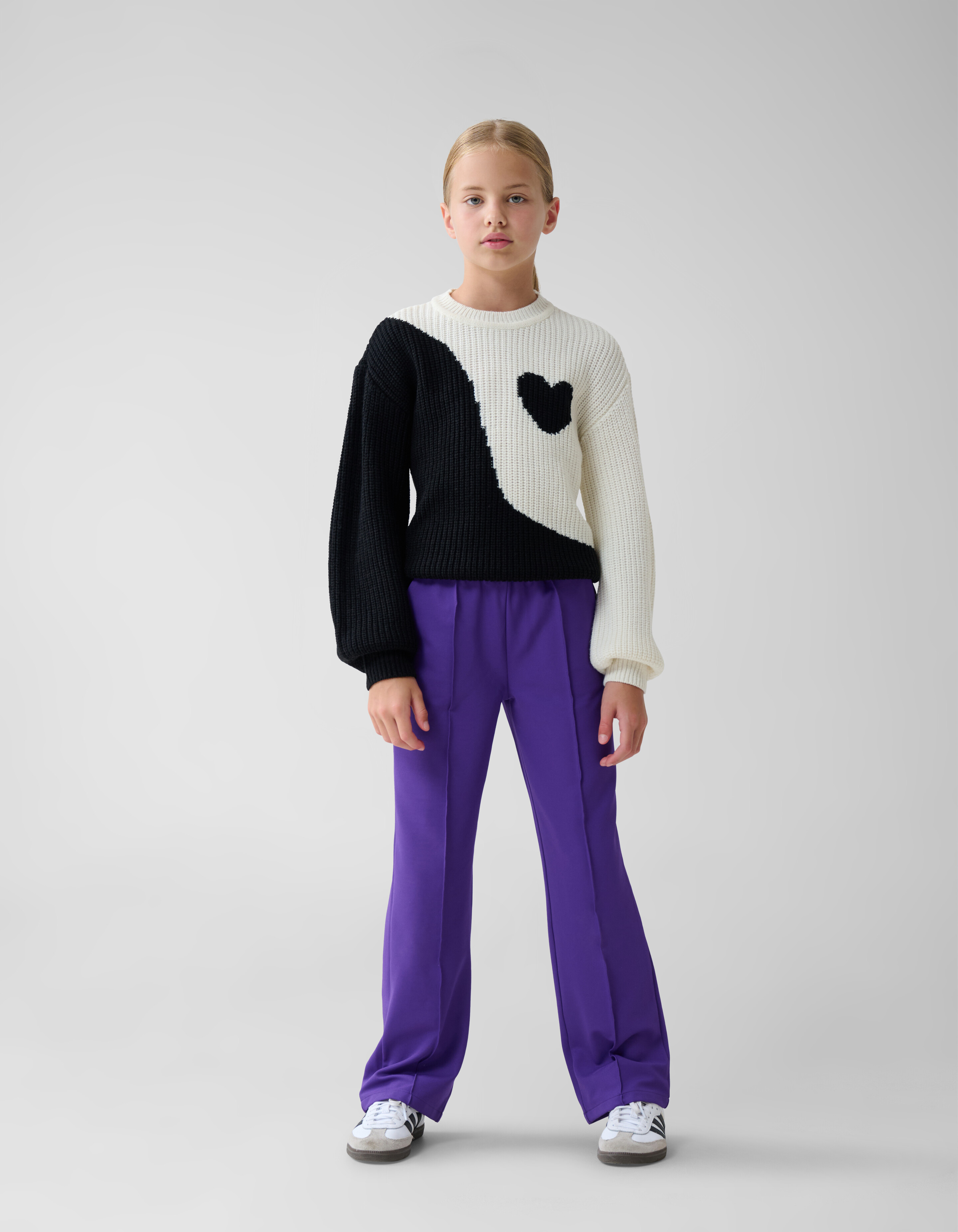 Flowy Heart Pullover Schwarz SHOEBY GIRLS