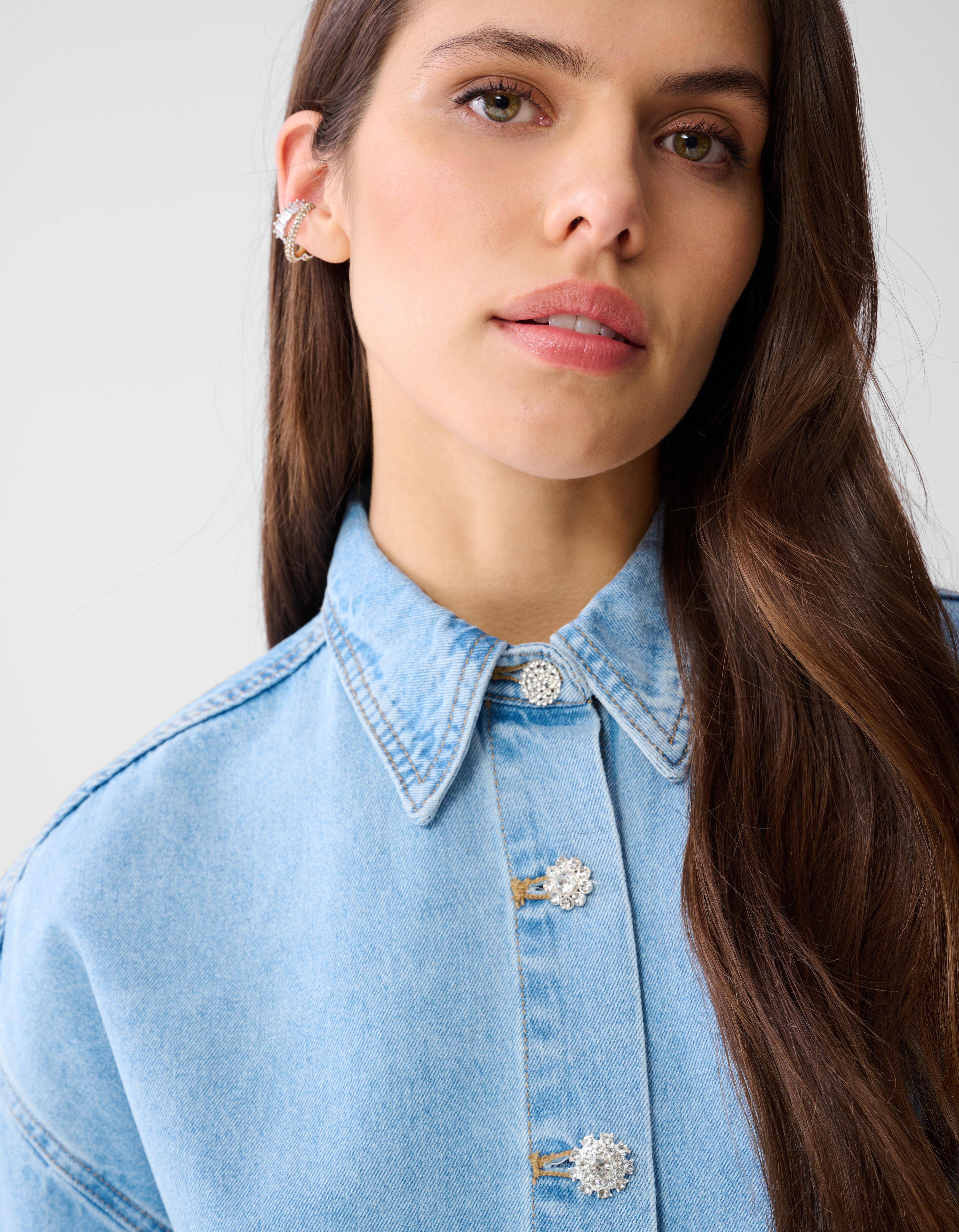 Übergroße Denim-Bluse gebleicht von Monica SHOEBY WOMEN
